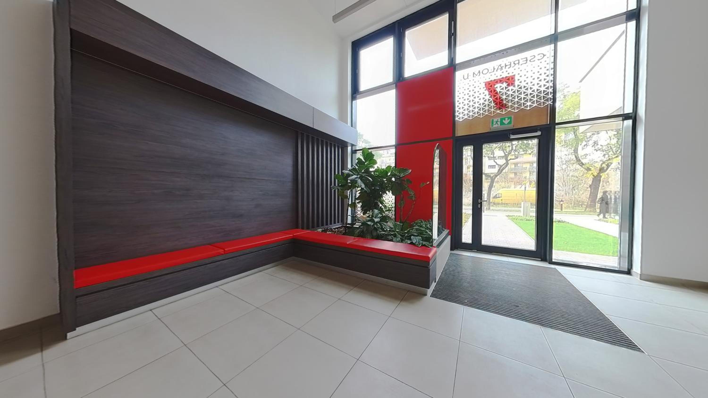 Lovely two rooms apartment view 4