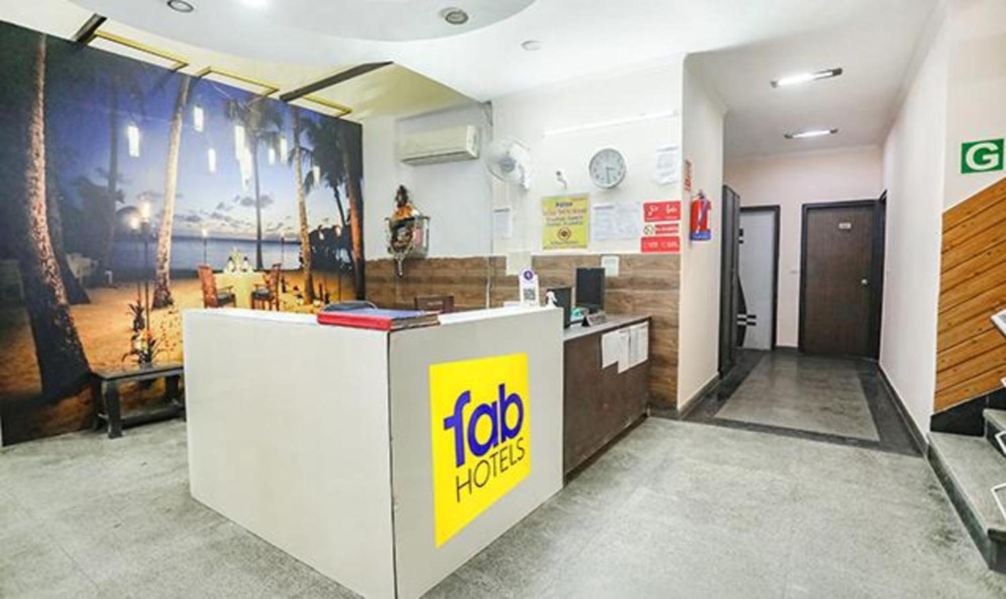 Lobby & Reception