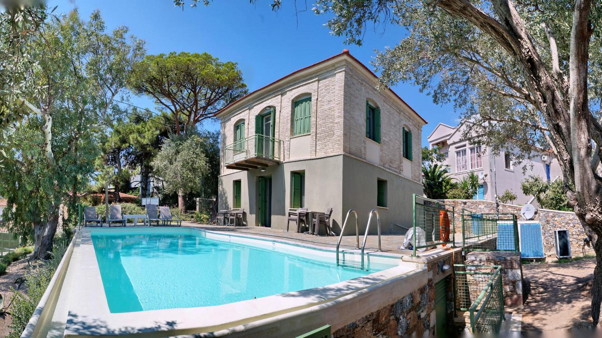 Ouzo Traditional House with private pool