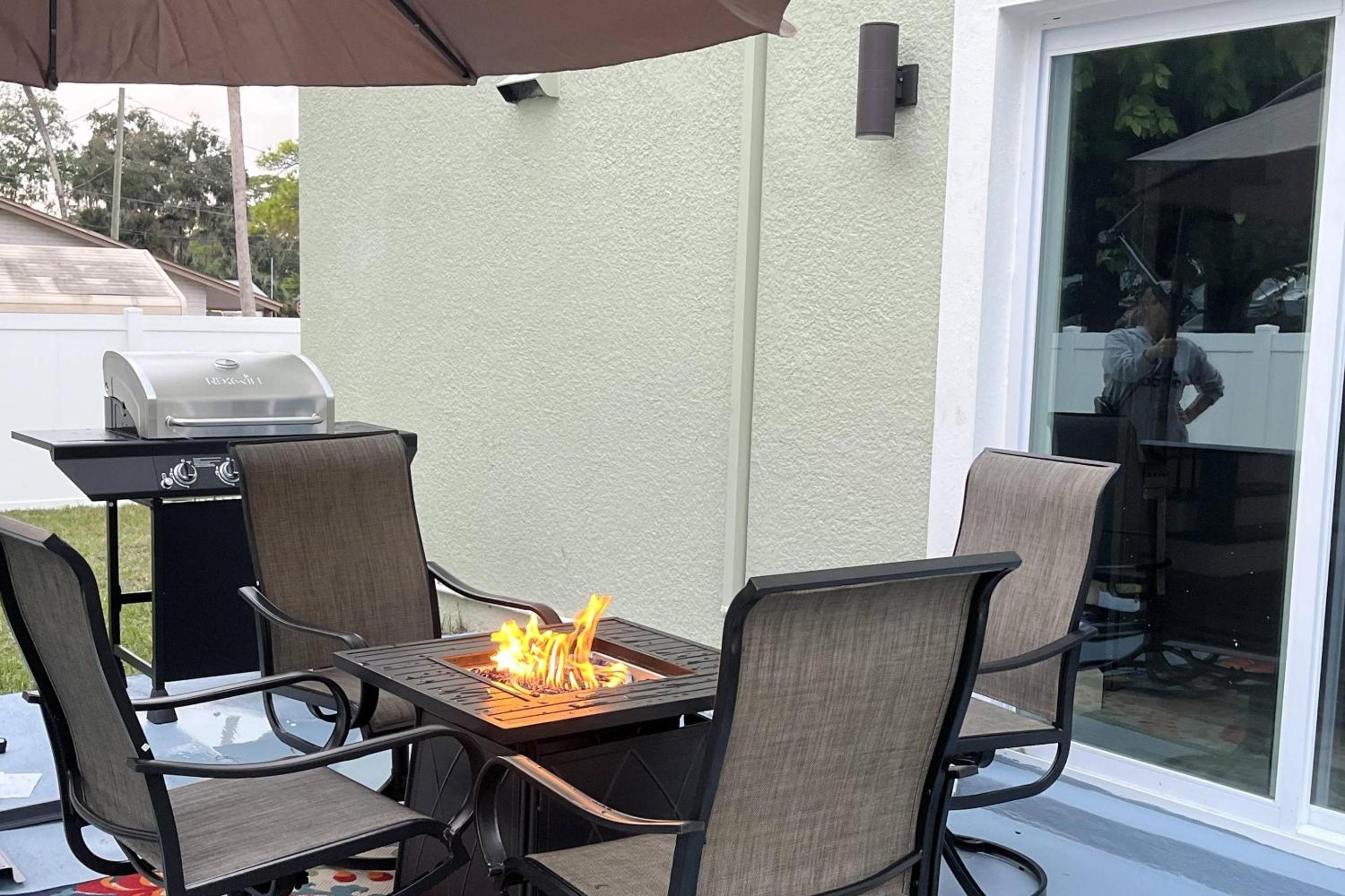 The Queen of Port Richey view 3
