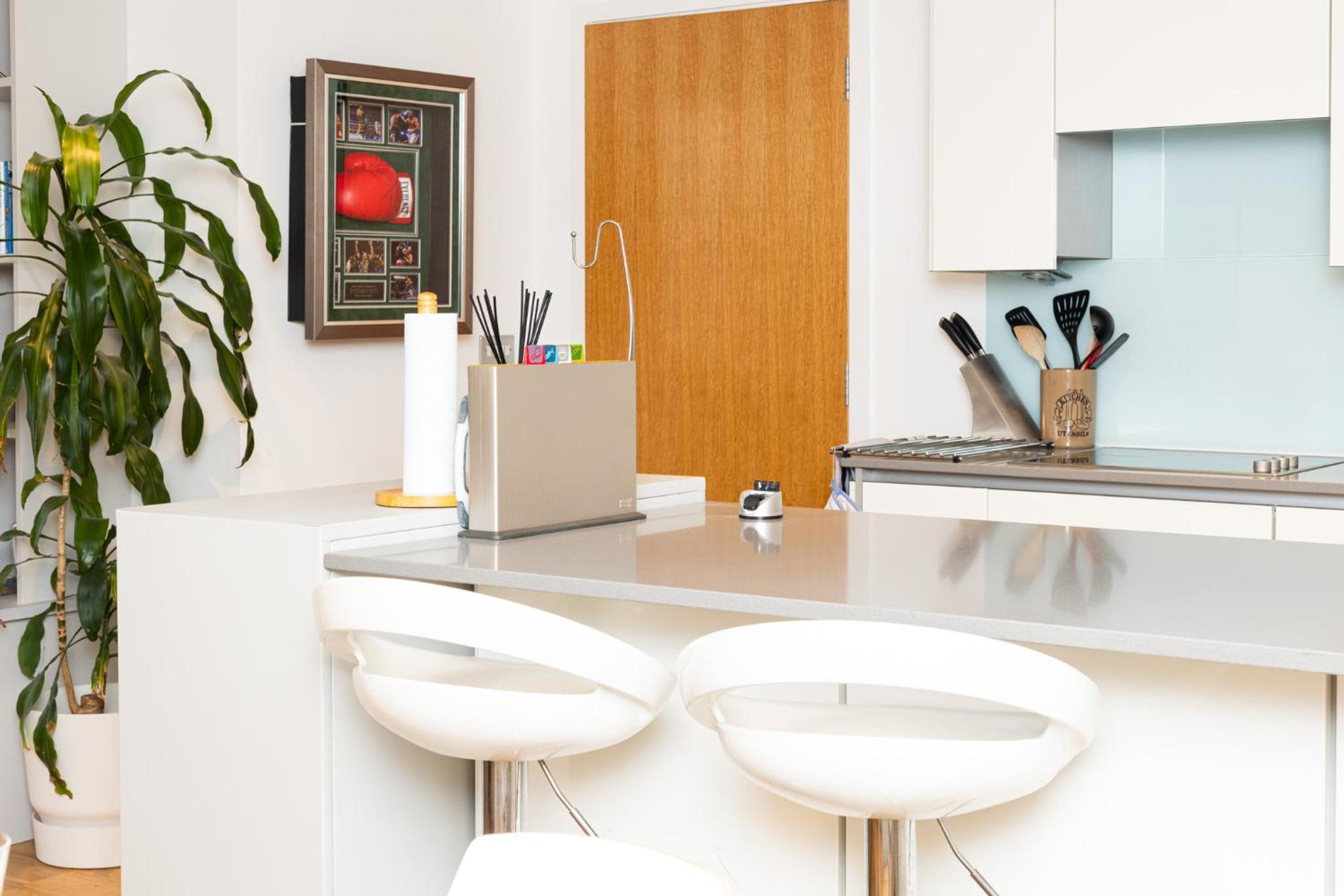 Immaculate 2BR Flat, Greenwich, 2 min Maze Hill St