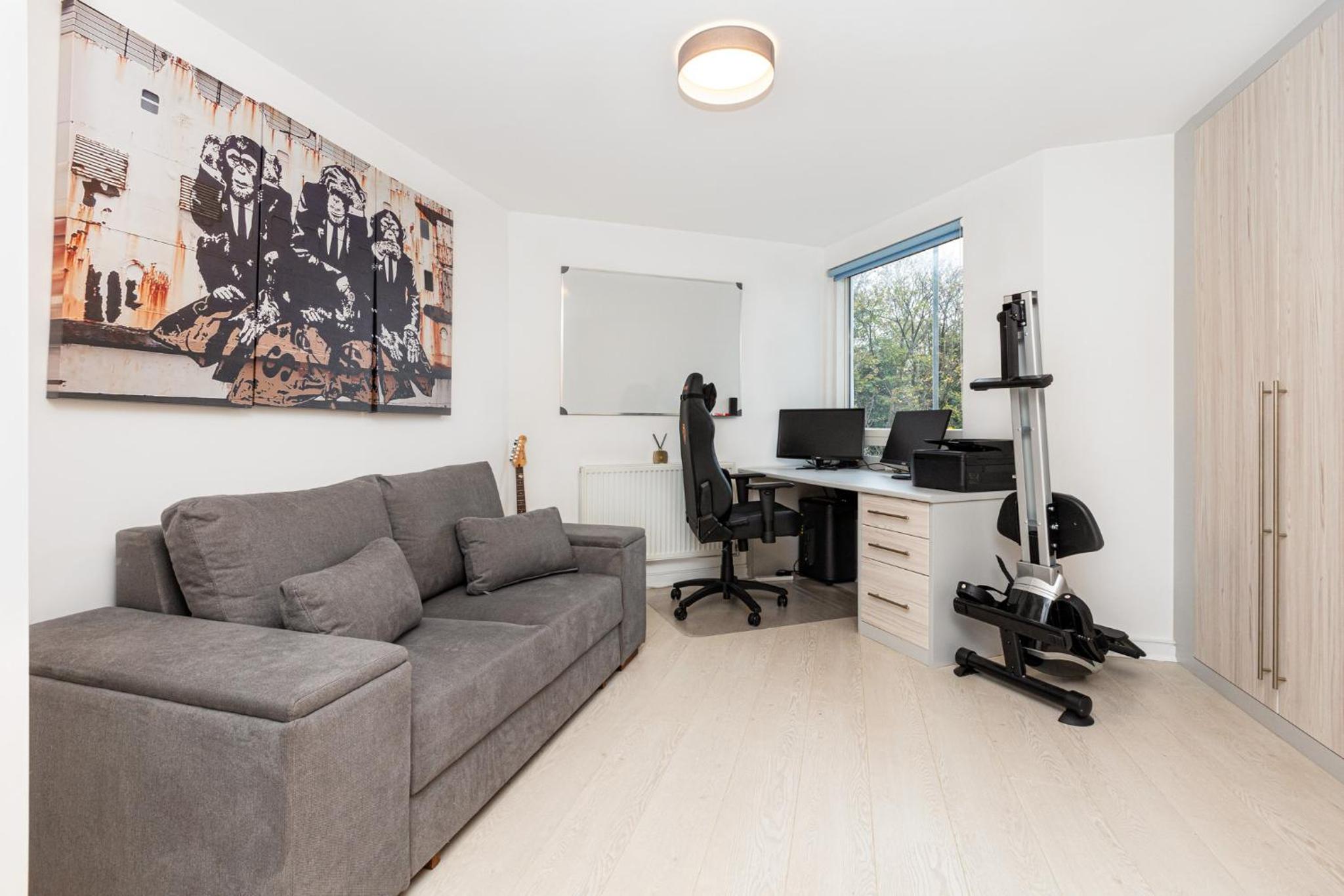 Immaculate 2BR Flat, Greenwich, 2 min Maze Hill St