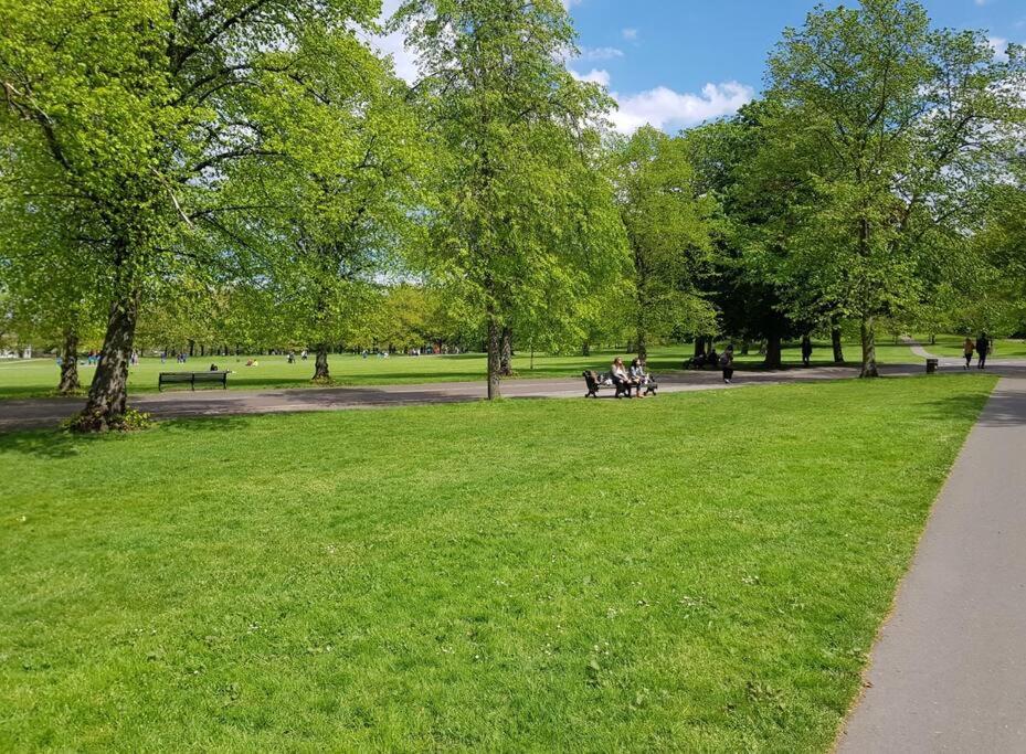 Immaculate 2BR Flat, Greenwich, 2 min Maze Hill St