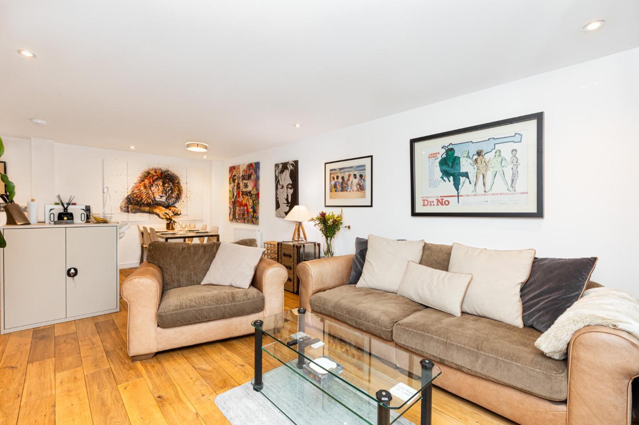 Immaculate 2BR Flat, Greenwich, 2 min Maze Hill St