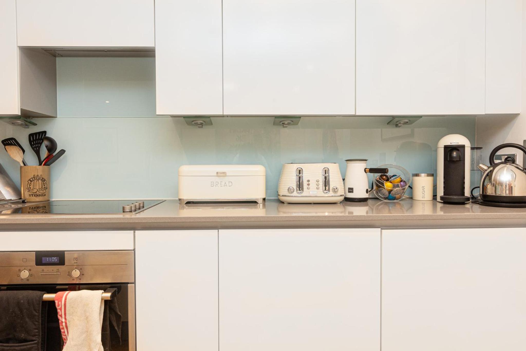 Immaculate 2BR Flat, Greenwich, 2 min Maze Hill St