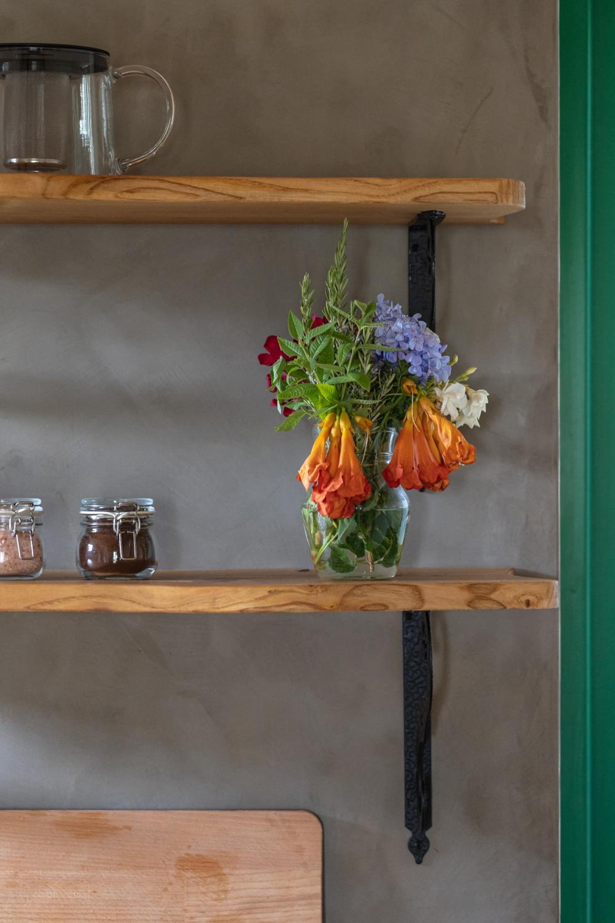 Monte Flora Farmhouse