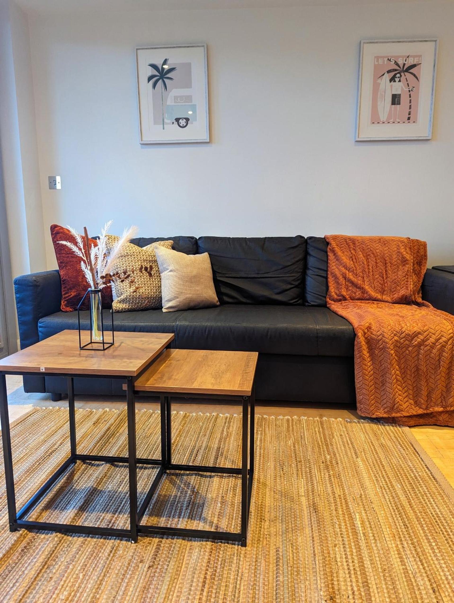 Apartment 100m from Fistral Beach- Underground Parking-Surf Shower & Locker- Sleeps 6
