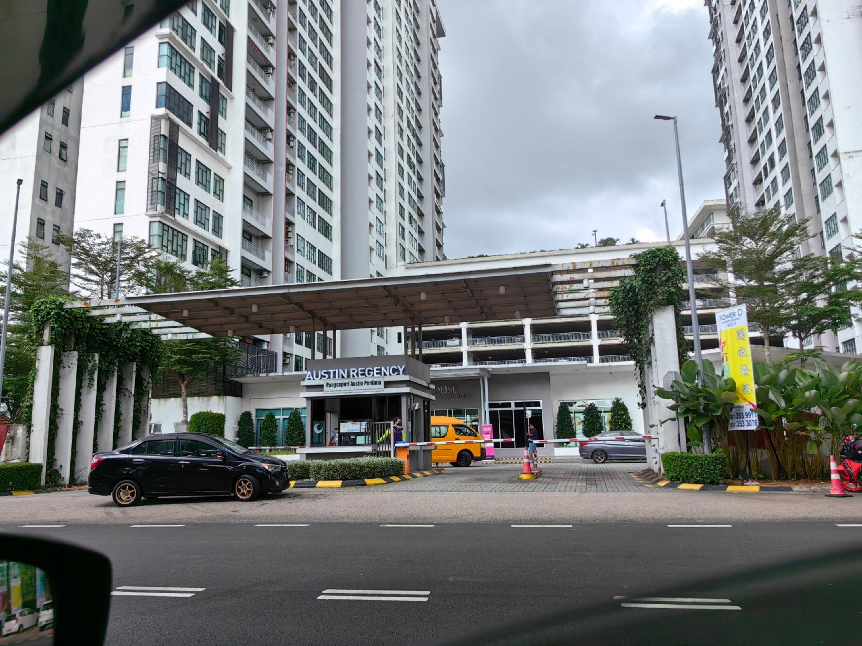 Mount Austin Homestay,1-4 Pax, 5 mins to IKEA TOPPEN AEON Tebrau HSA FREE WIFI and NETFLIX
