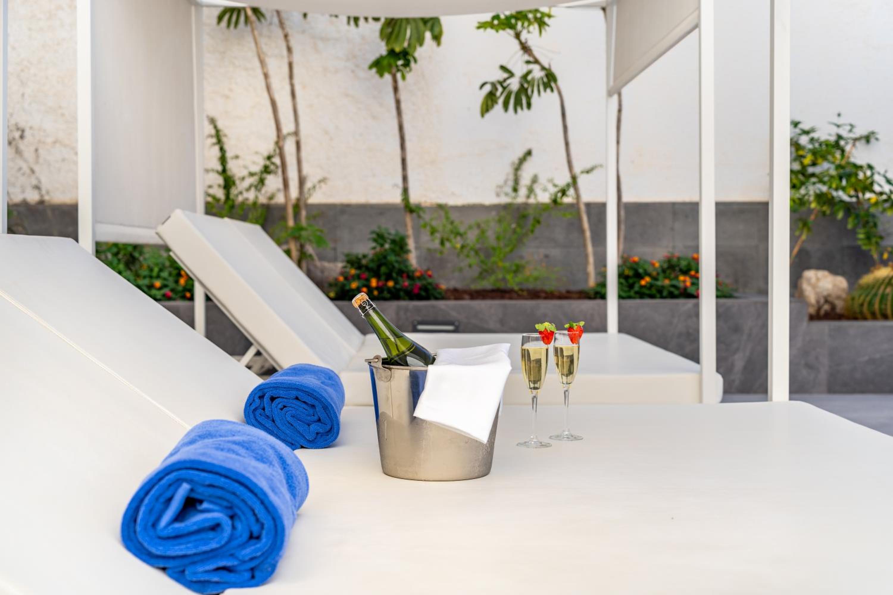 Apartamentos Cabau Altair