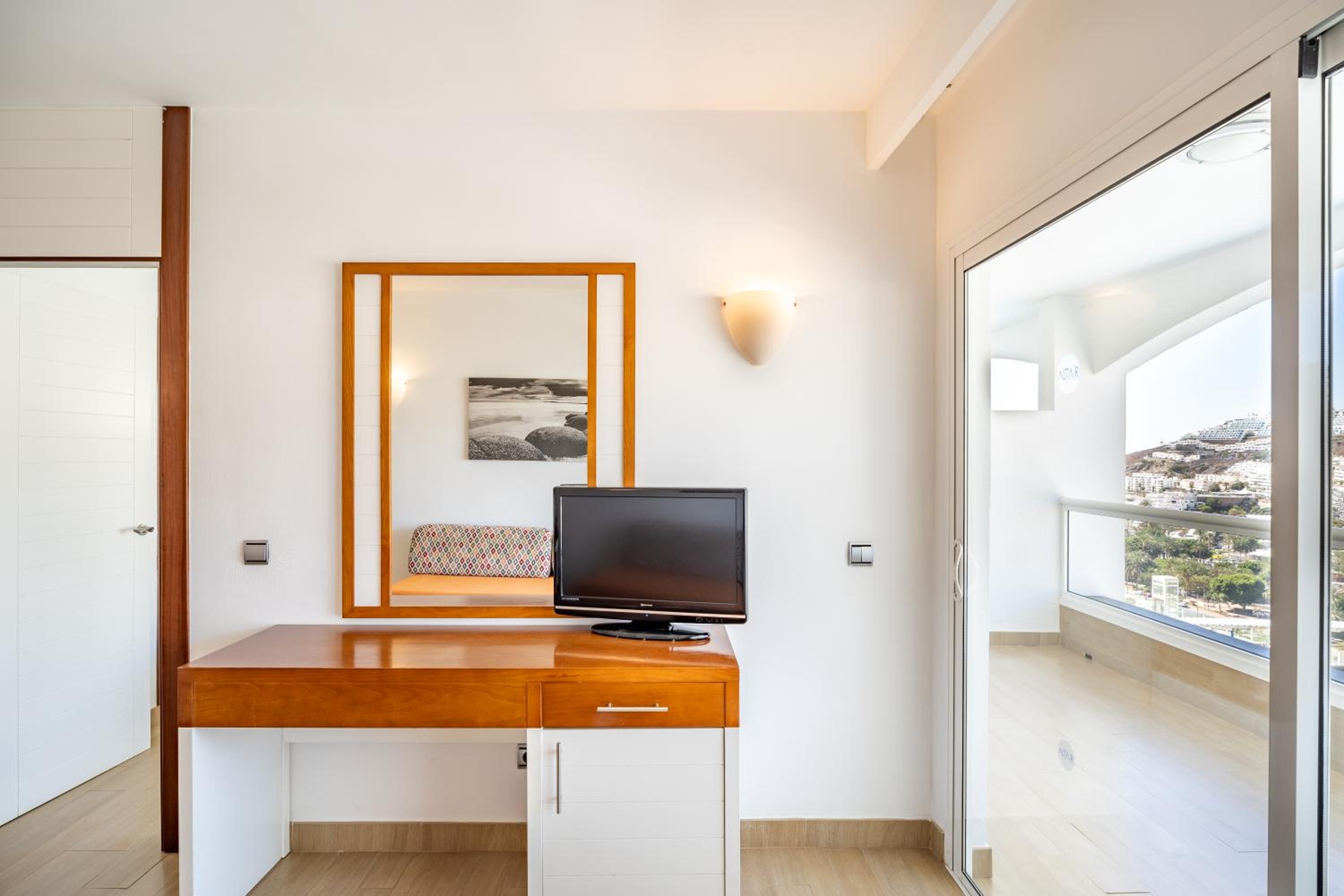 Apartamentos Cabau Altair