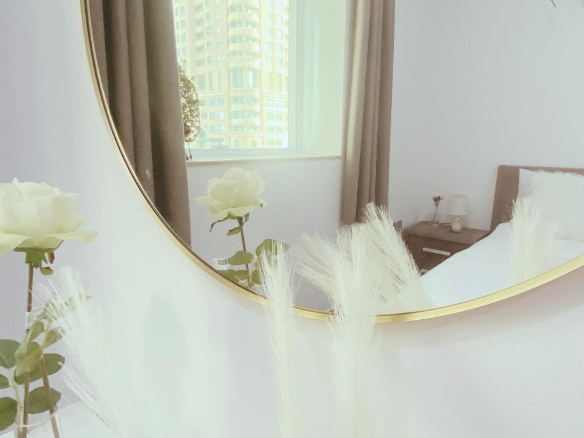 Lovely Dubai Marina Apt - Partial Sea view