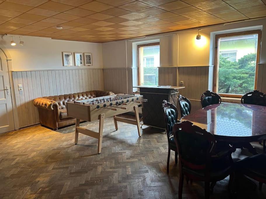 Villa Sophienschlösschen nahe Berlin - Exklusive Zeit zwischen 5 Seen mit großer Küche, gratis Sauna & 3500qm Garten