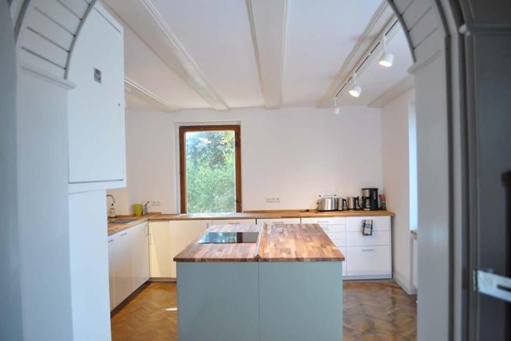 Villa Sophienschlösschen nahe Berlin - Exklusive Zeit zwischen 5 Seen mit großer Küche, gratis Sauna & 3500qm Garten