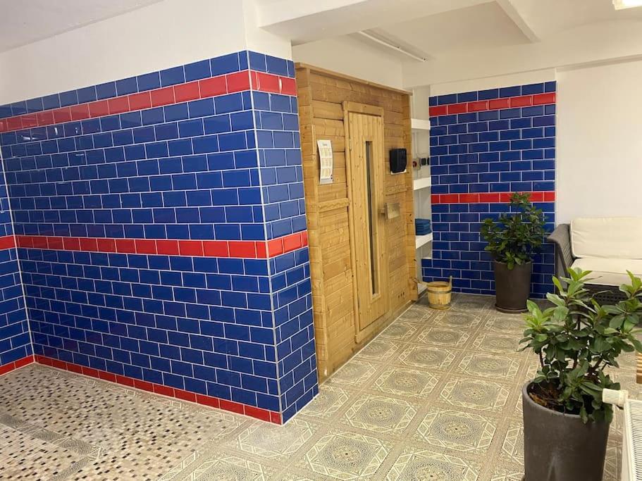 Villa Sophienschlösschen nahe Berlin - Exklusive Zeit zwischen 5 Seen mit großer Küche, gratis Sauna & 3500qm Garten