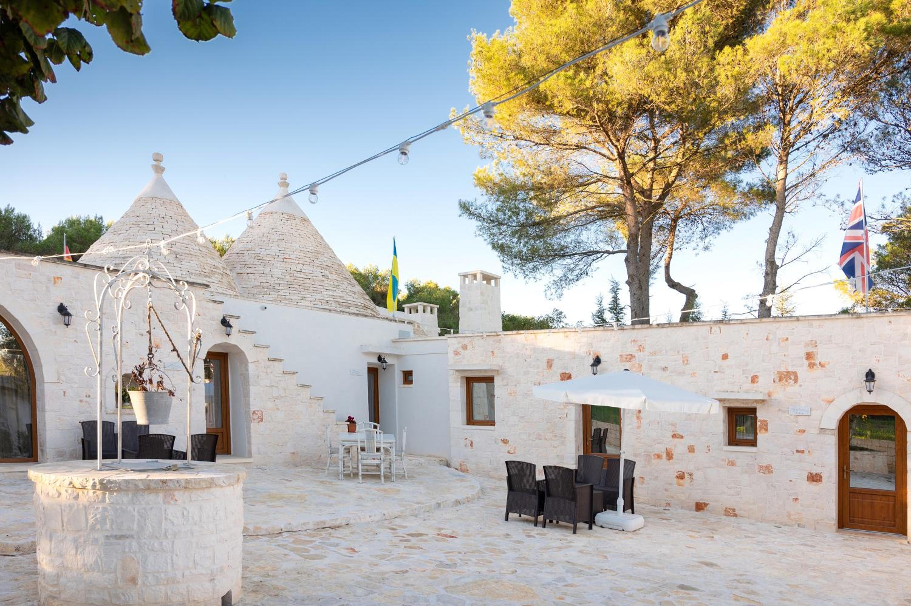 Trullo Quercia view 2