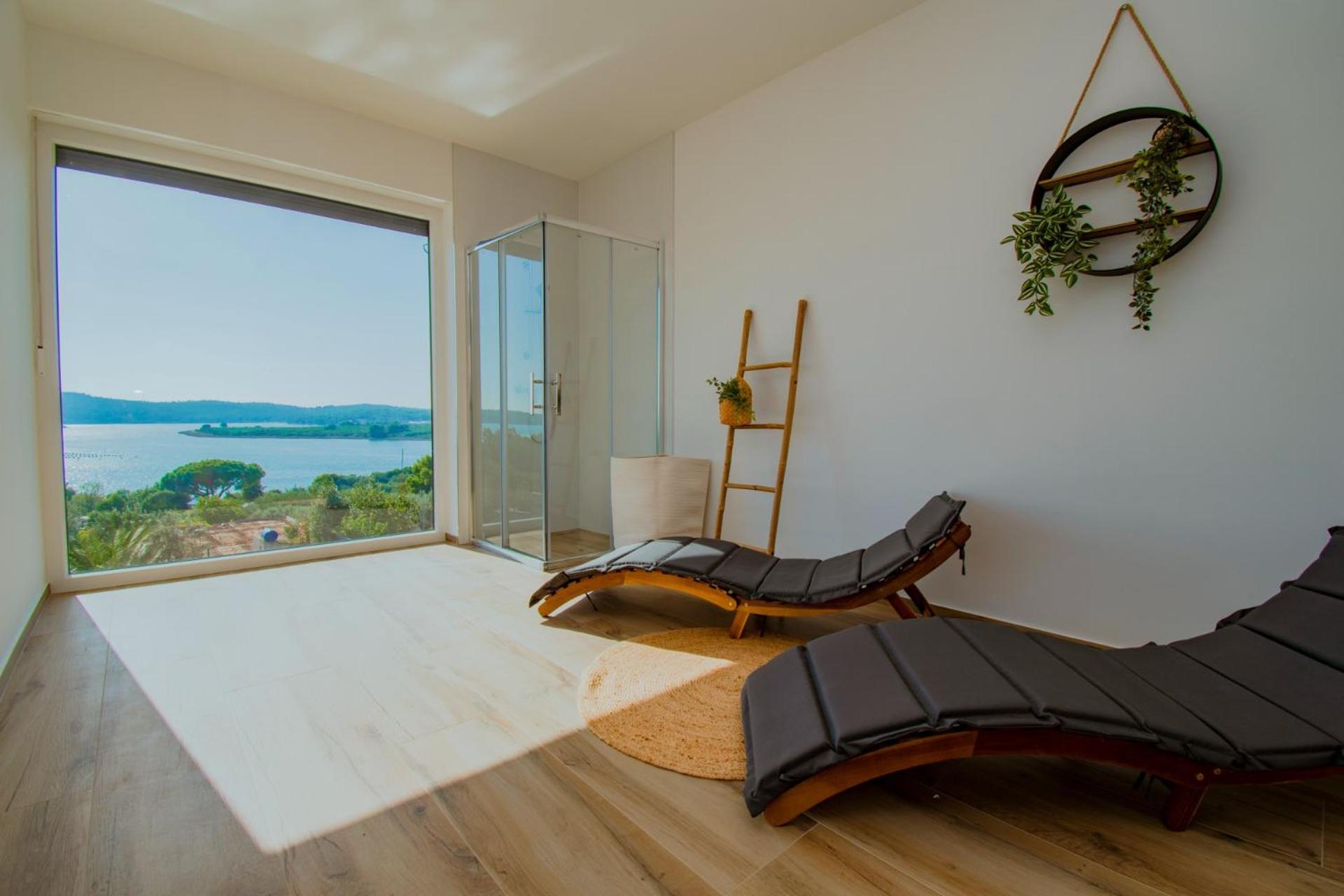 Villa Pergosa mit Meerblick in Medulin,Istrien - by Istrabook