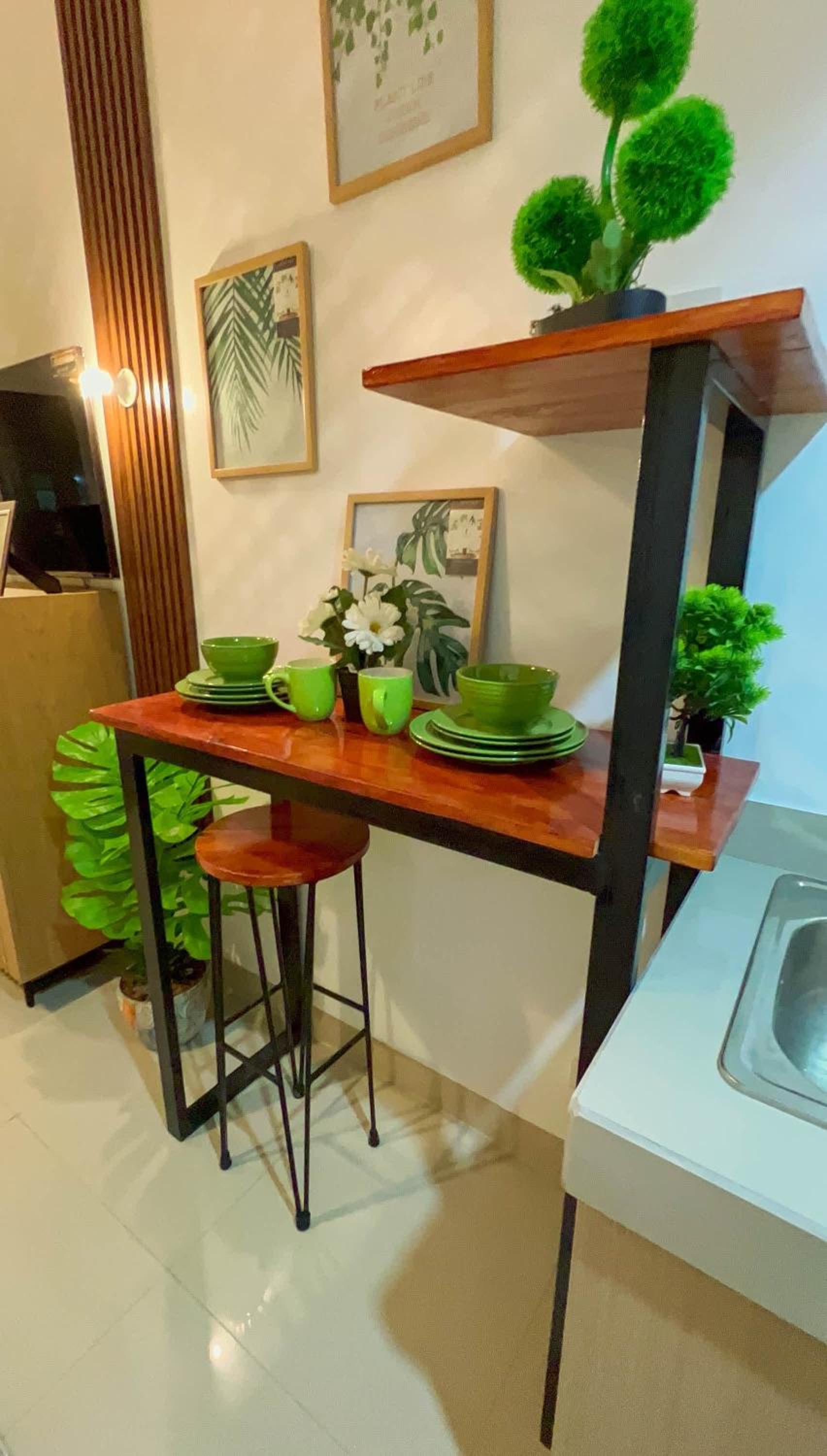 One room studio unit in green2 view 4