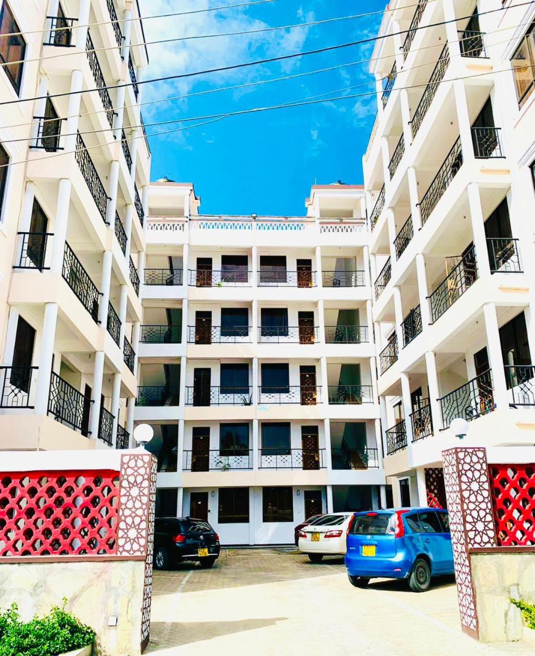 Cozy 2 bedroom, master en-suite Apartment in Bamburi with secure environment WIFI Netflix and 10min drive to the beach view 2