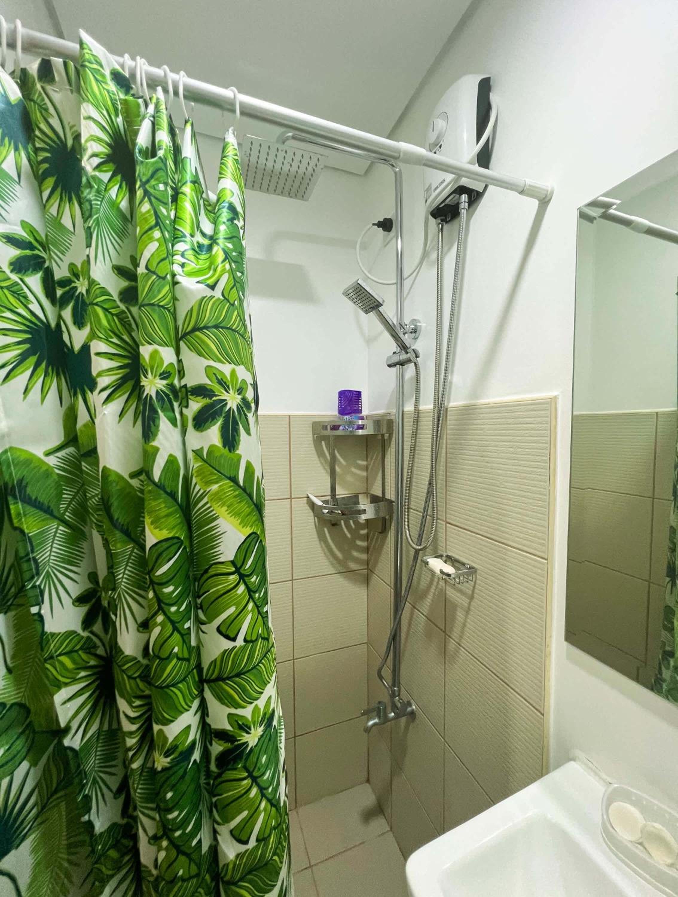 One room studio unit in green2 view 5