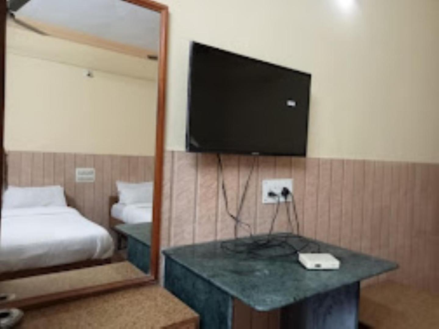 Apsara Guest House Ahmedabad view 5