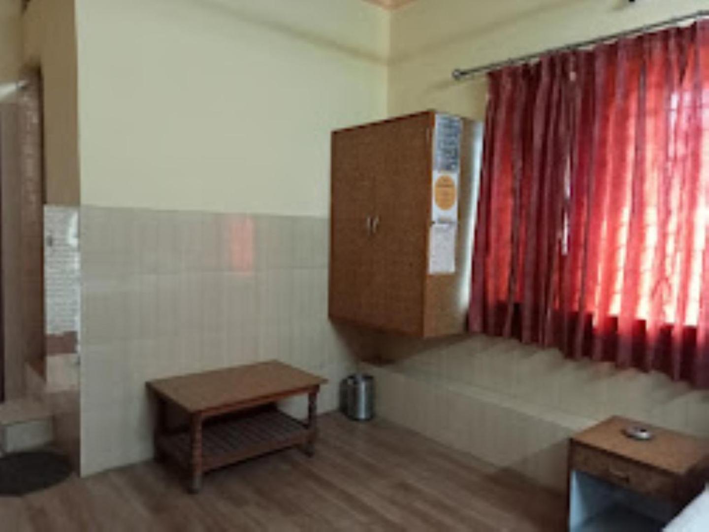 Apsara Guest House Ahmedabad view 3