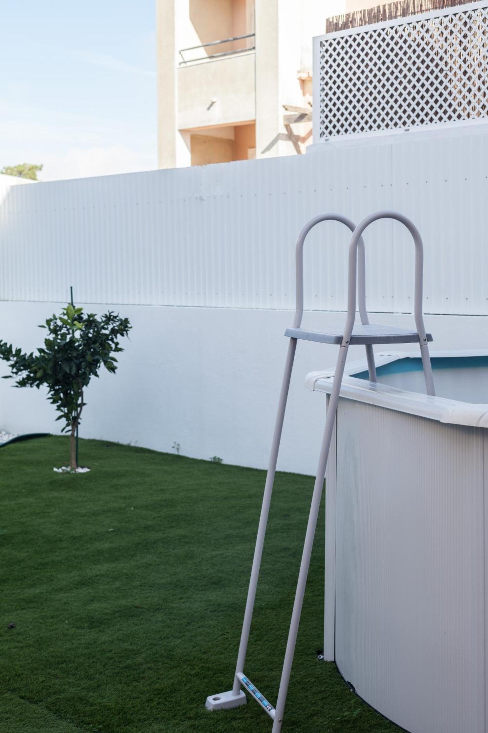 FLH Caparica Town House with Pool view 5