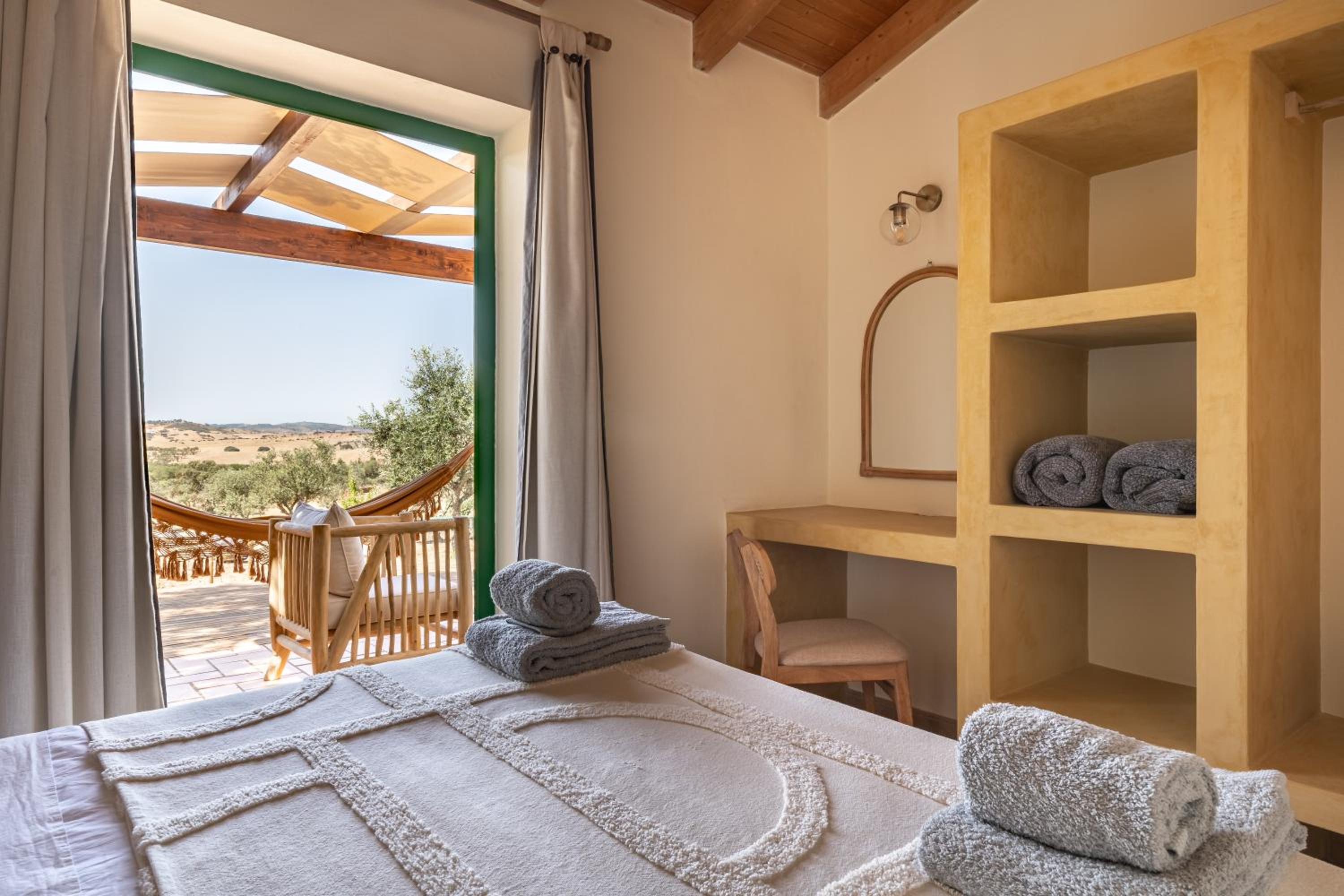 Monte Flora Farmhouse