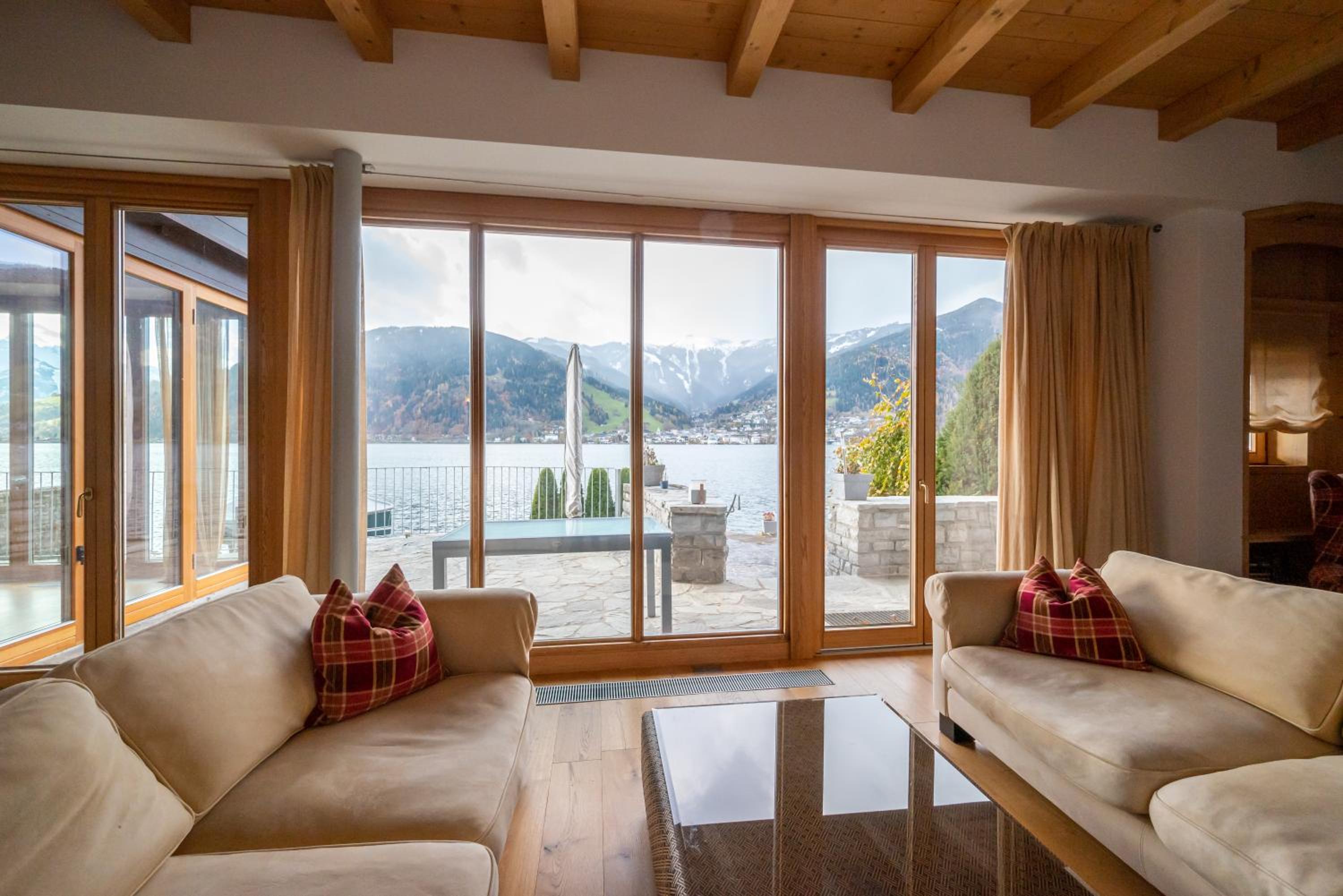 Finest Lakeside Villa Zell am See incl SUMMER CARD by All in One Apartments