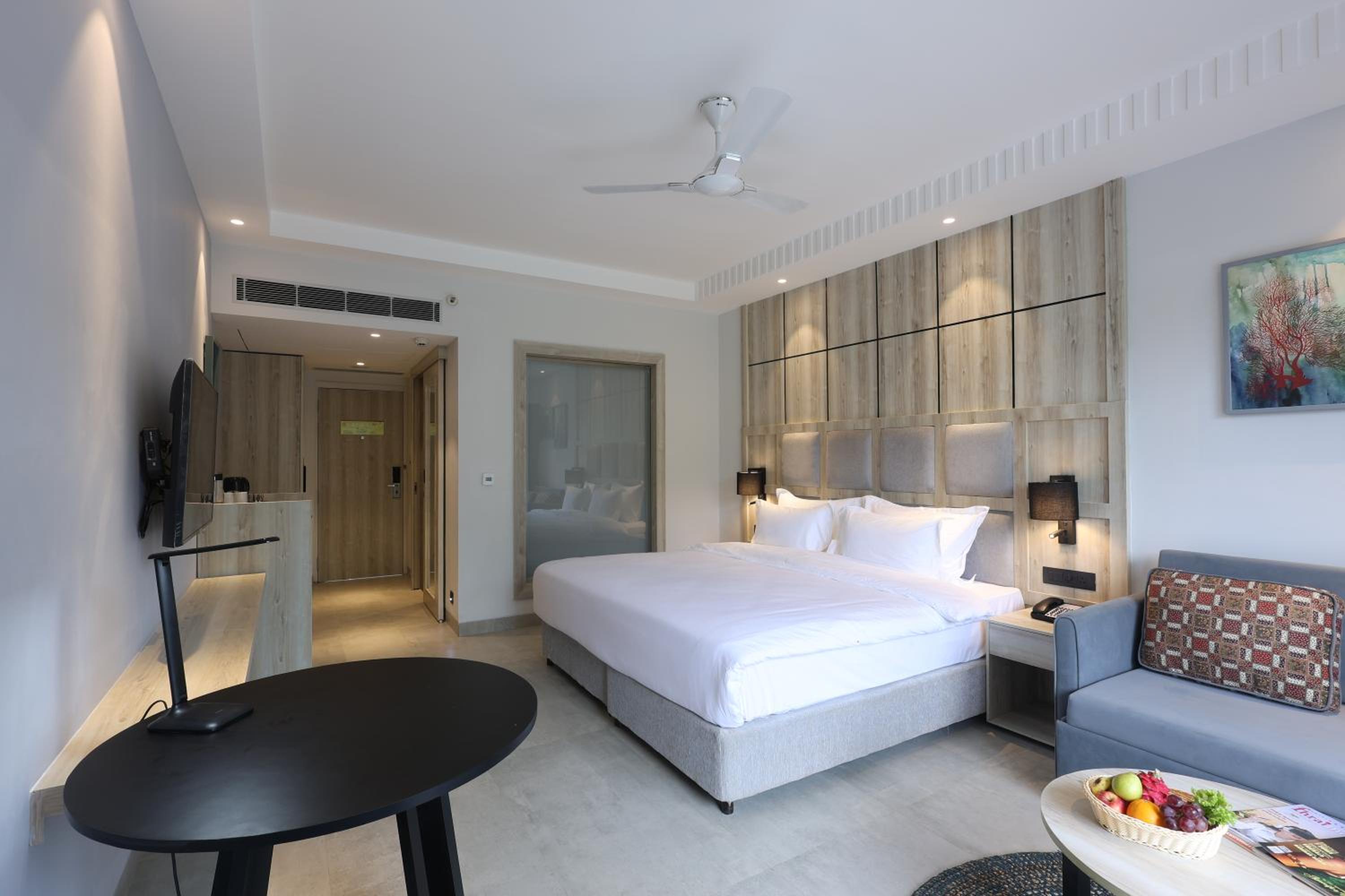 Ramada by Wyndham Goa Arpora view 3