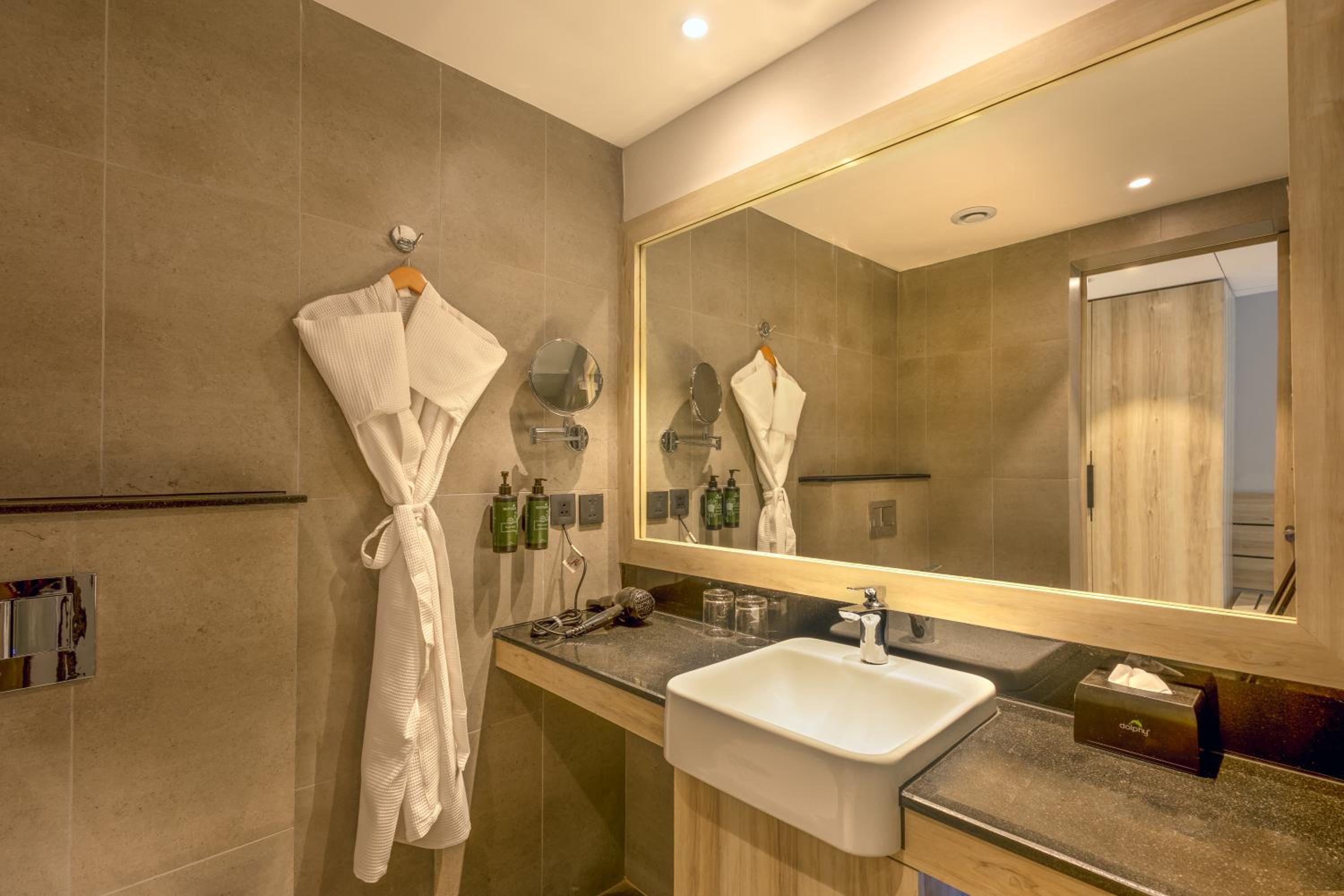 Ramada by Wyndham Goa Arpora view 4