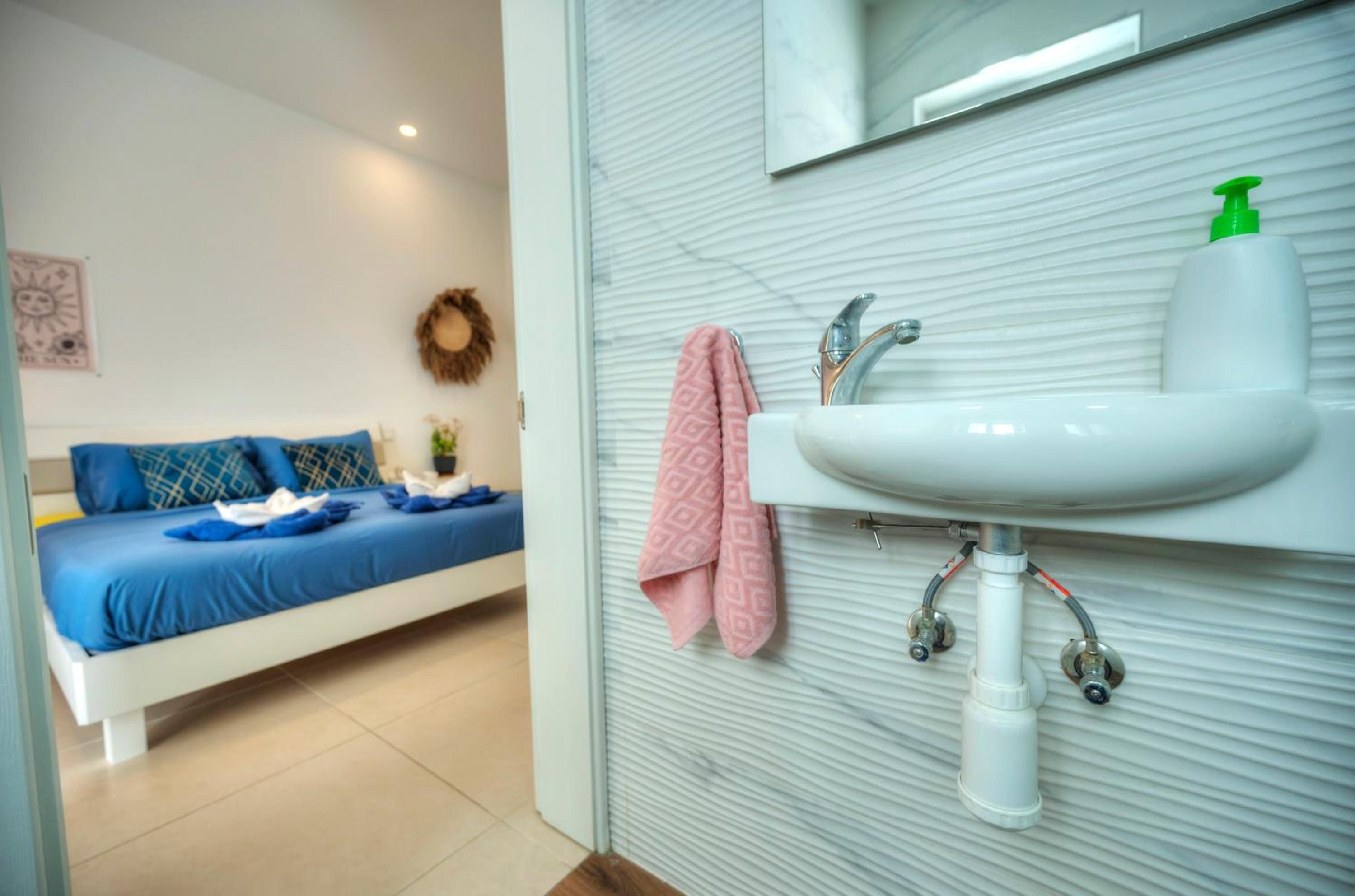 Modern 1BR Stylish Maisonette with Yard - Bugibba Promenade photo 3