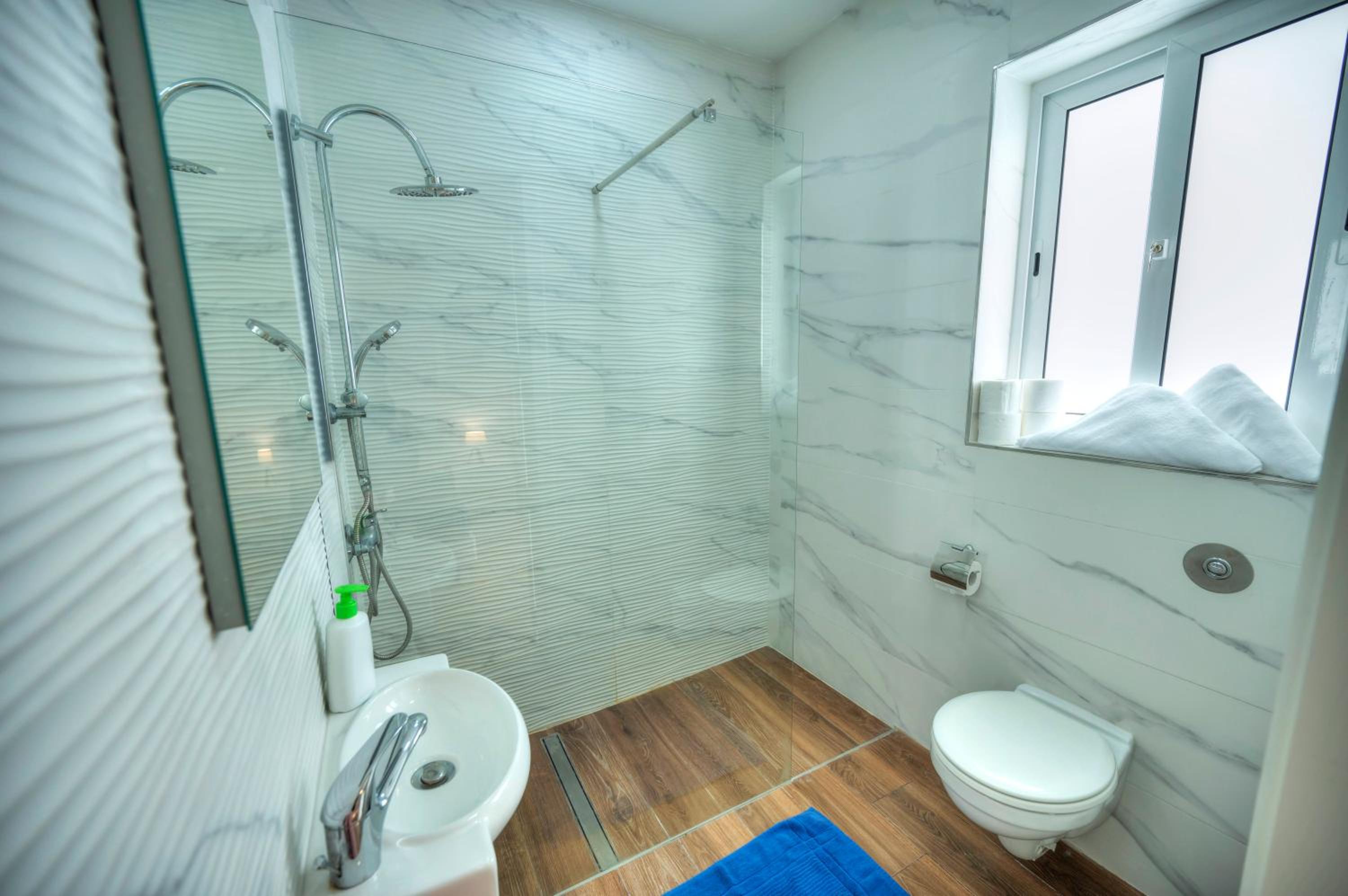Modern 1BR Stylish Maisonette with Yard - Bugibba Promenade photo 4