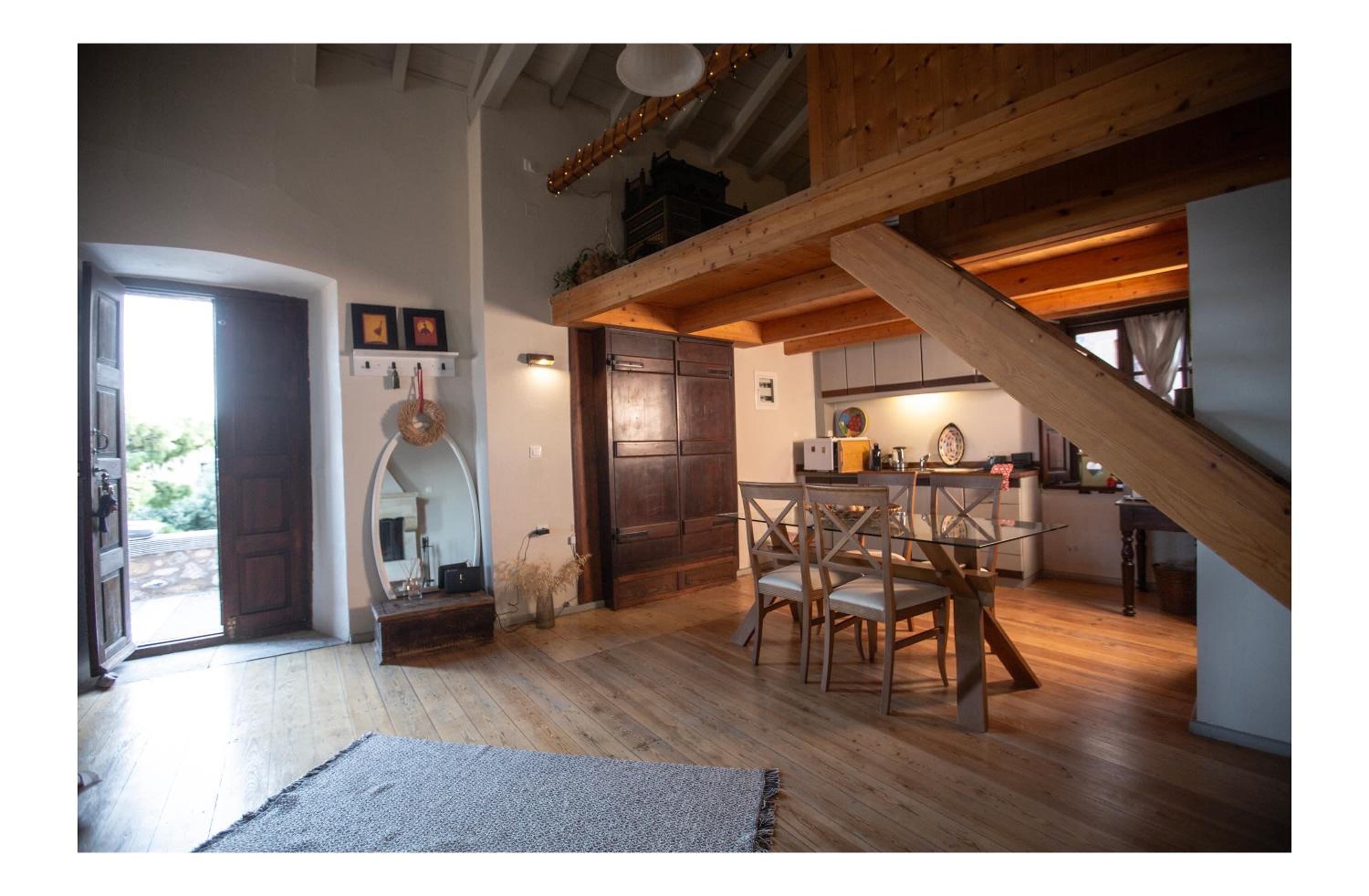 Daphne superior castle suite photo 5
