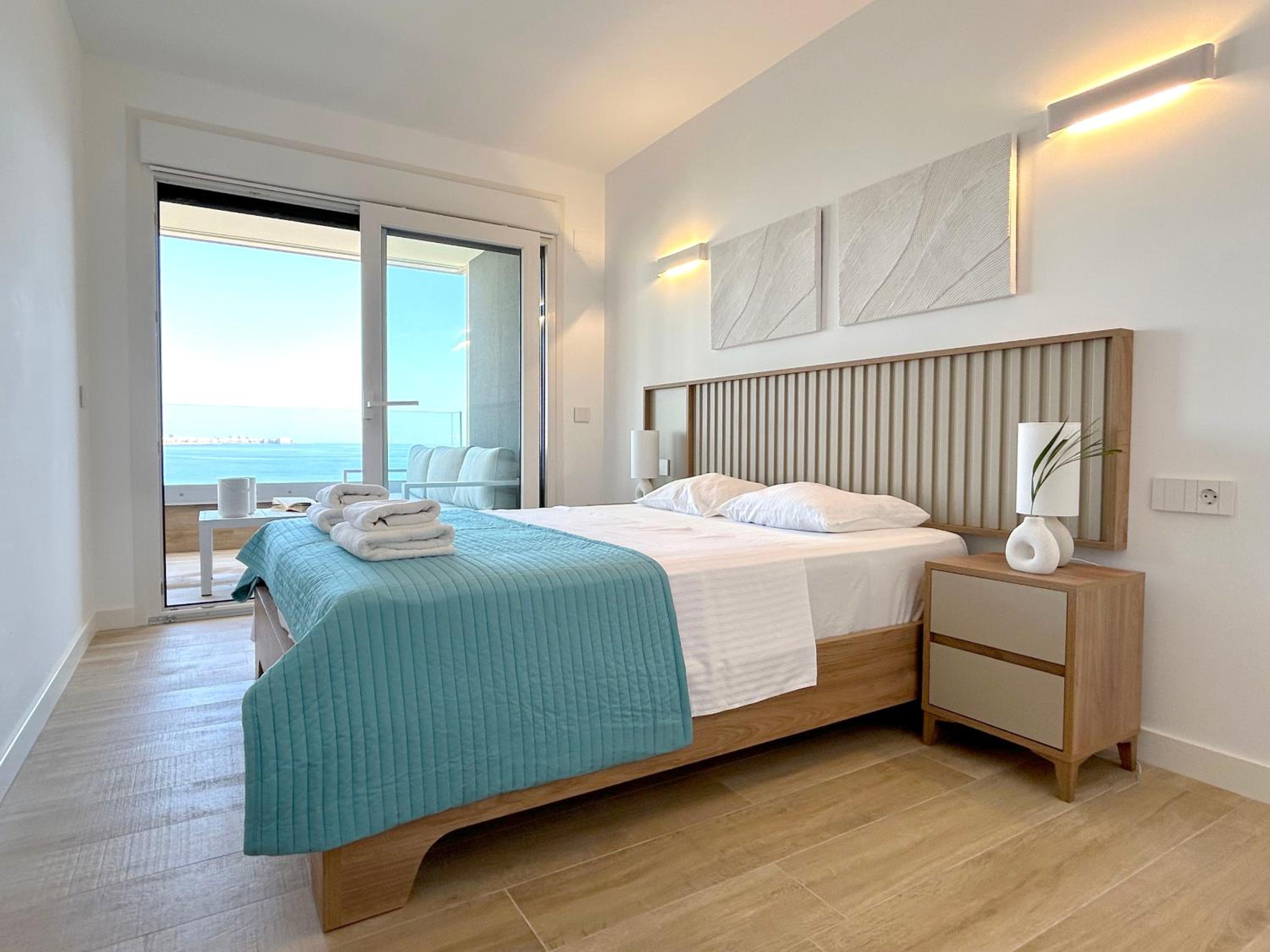 POSIDONIA PUNTA PRIMA - Luxury Seafront Apartments