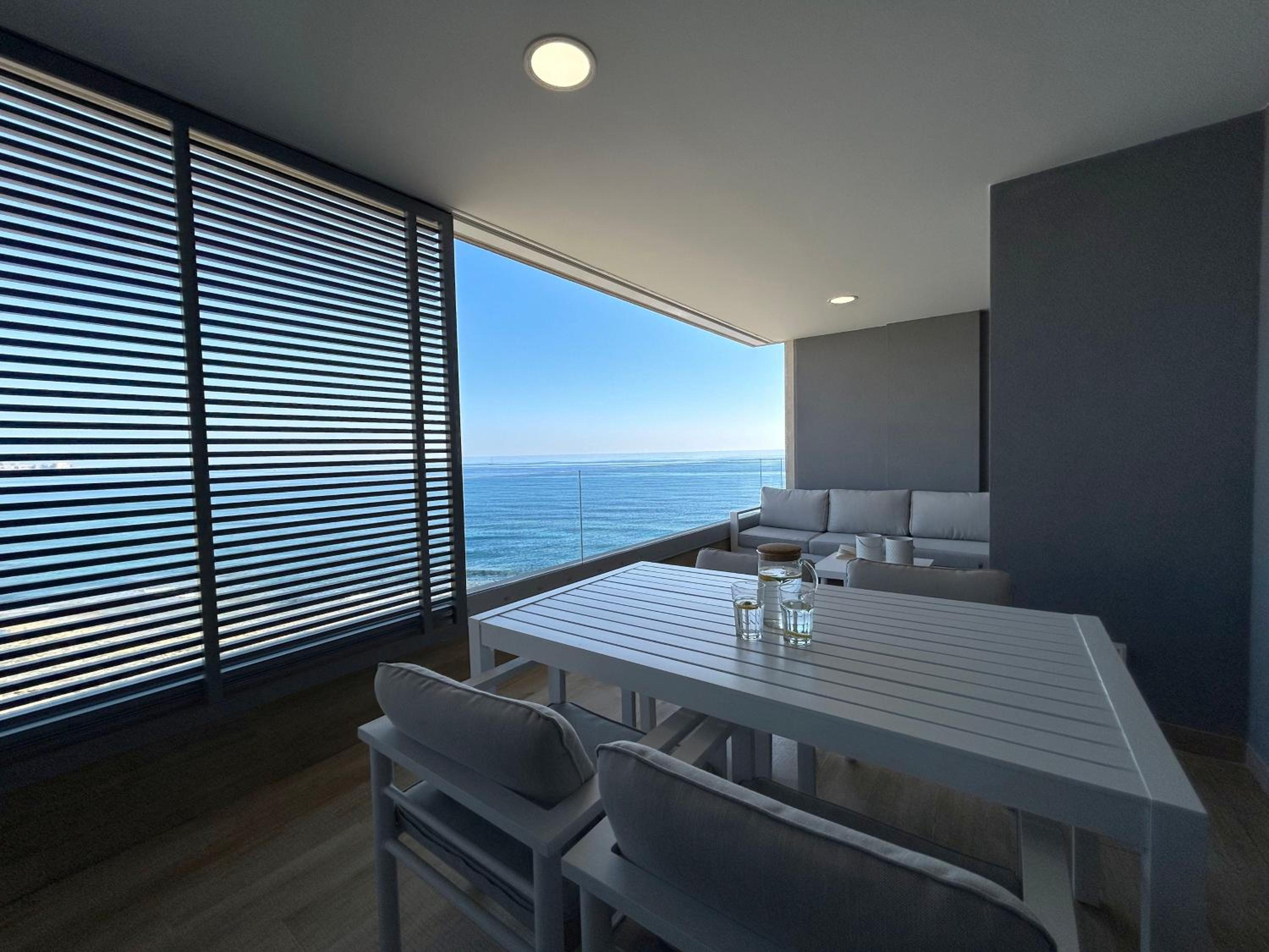 POSIDONIA PUNTA PRIMA - Luxury Seafront Apartments