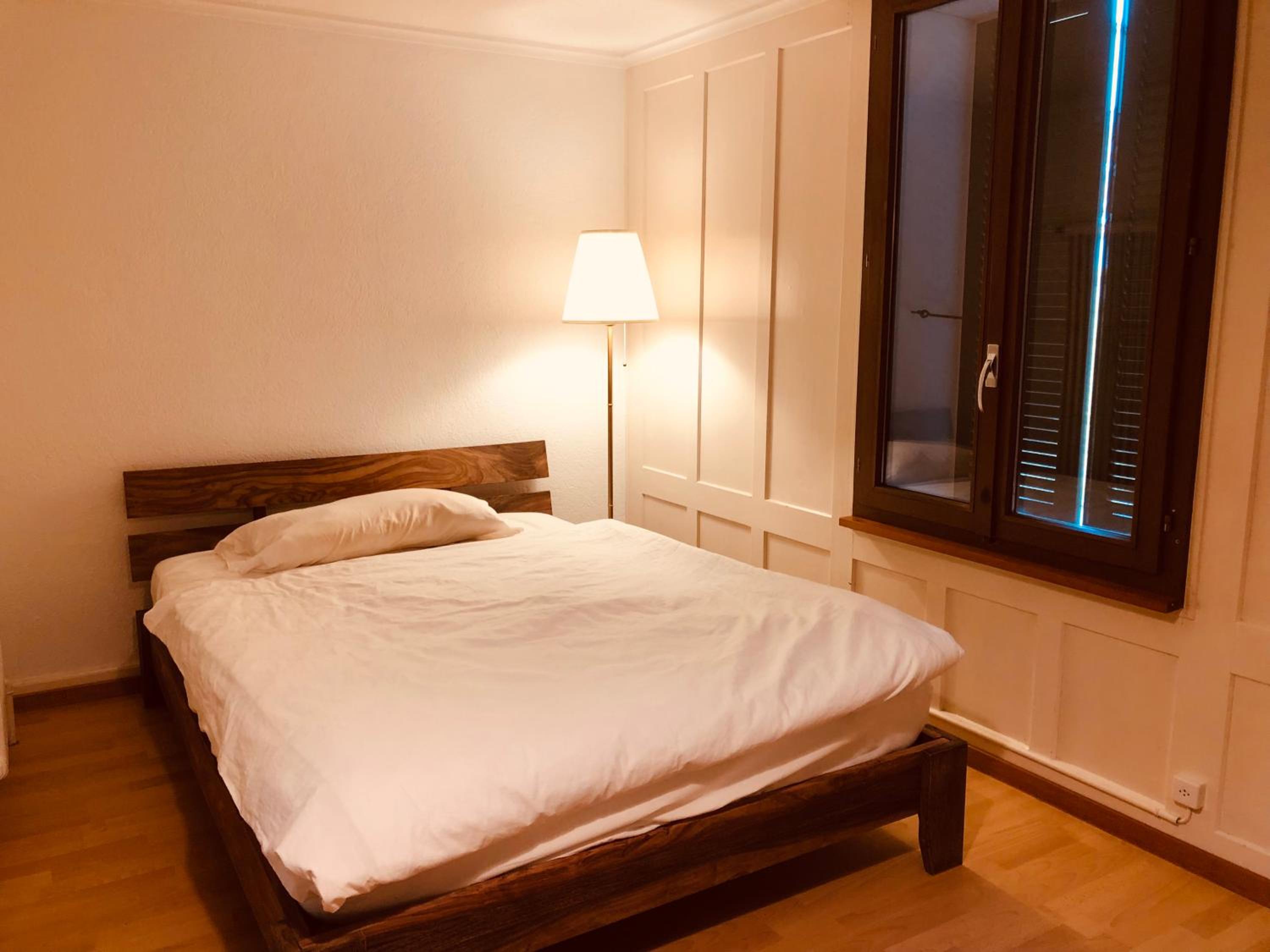 Simple Flat 64m2 Center private Parking SMALL BATHROOM