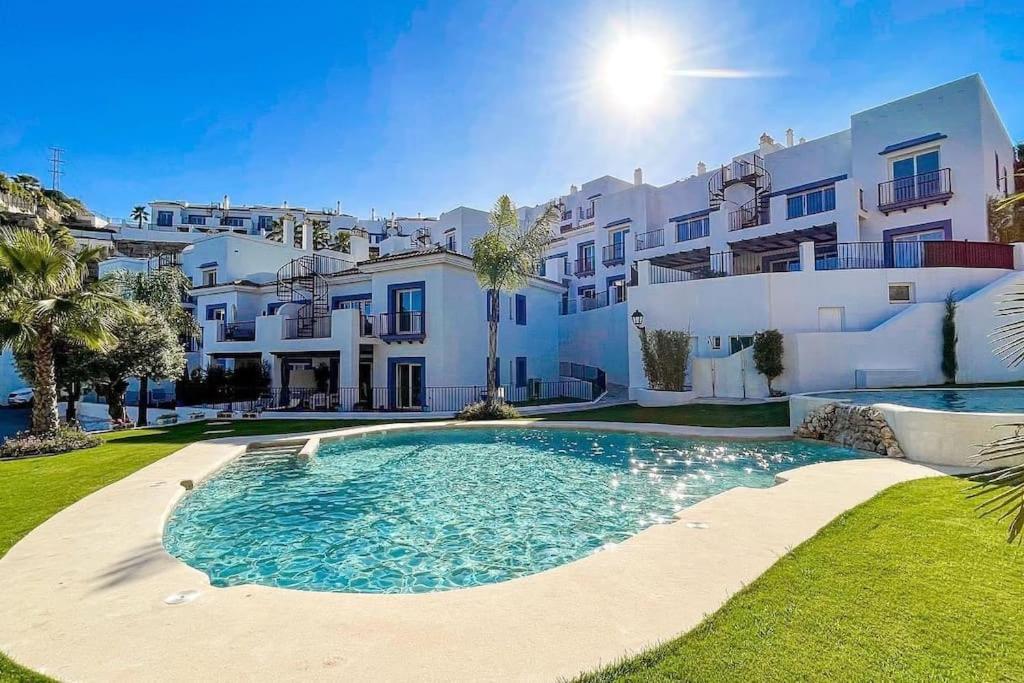 Luxury Apartment Paraiso Pueblo