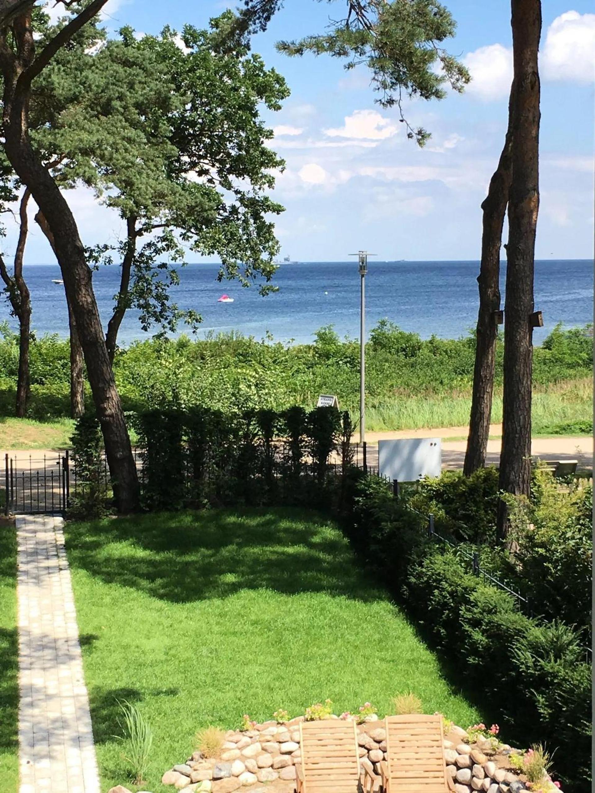 Ferienhaus-Strandallee95-direkt-am-Strand