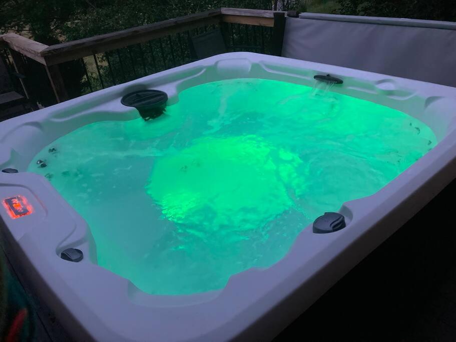 Mountain Magic~Hot Tub, Fire pit, Foosball view 4