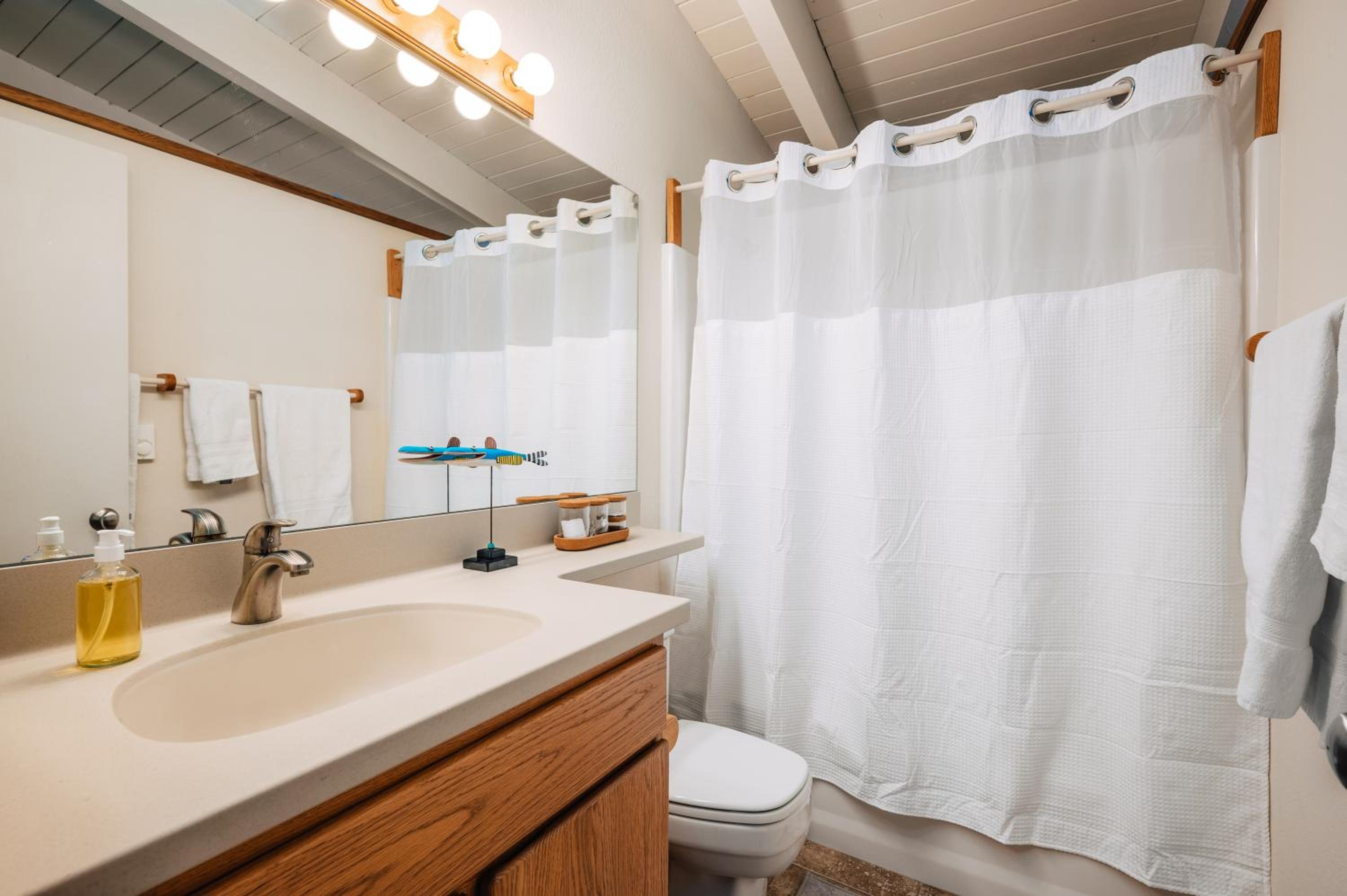 Midcentury home, private beach. large great room view 5