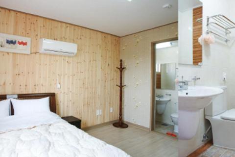 Jeju Vacations - Lapaloma Pension - Property Image 11