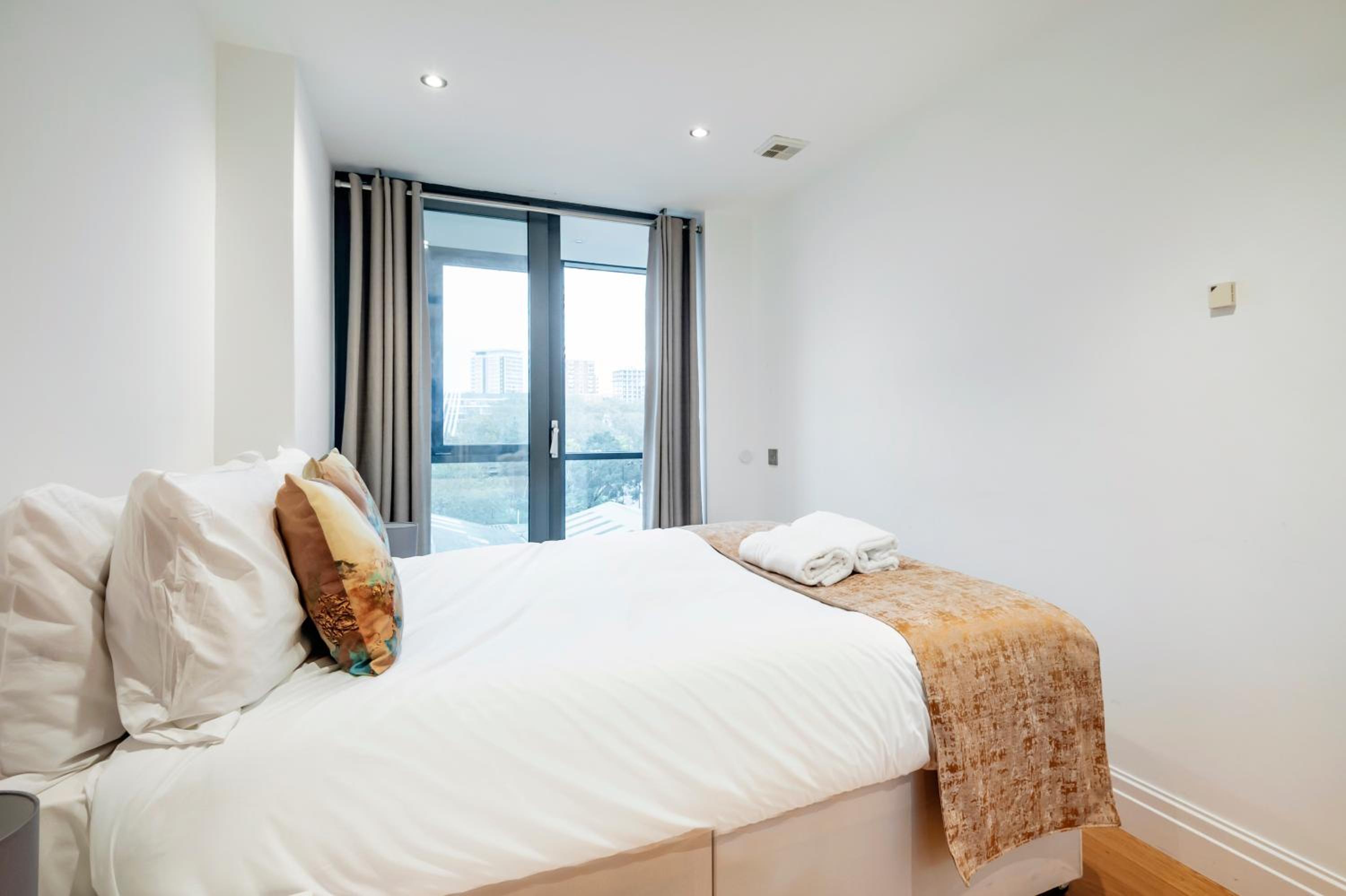 Paddington Basin View Apartment