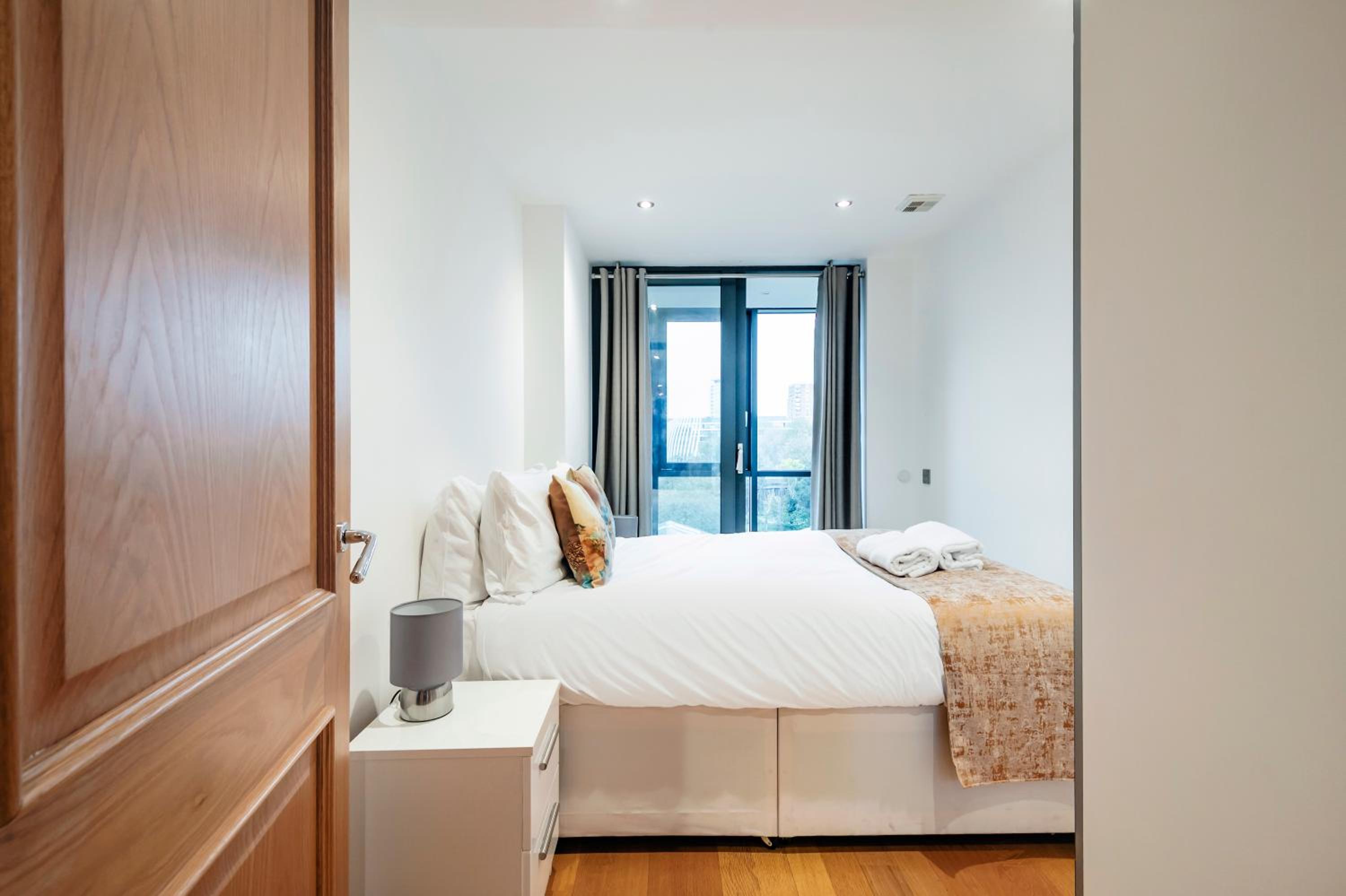 Paddington Basin View Apartment