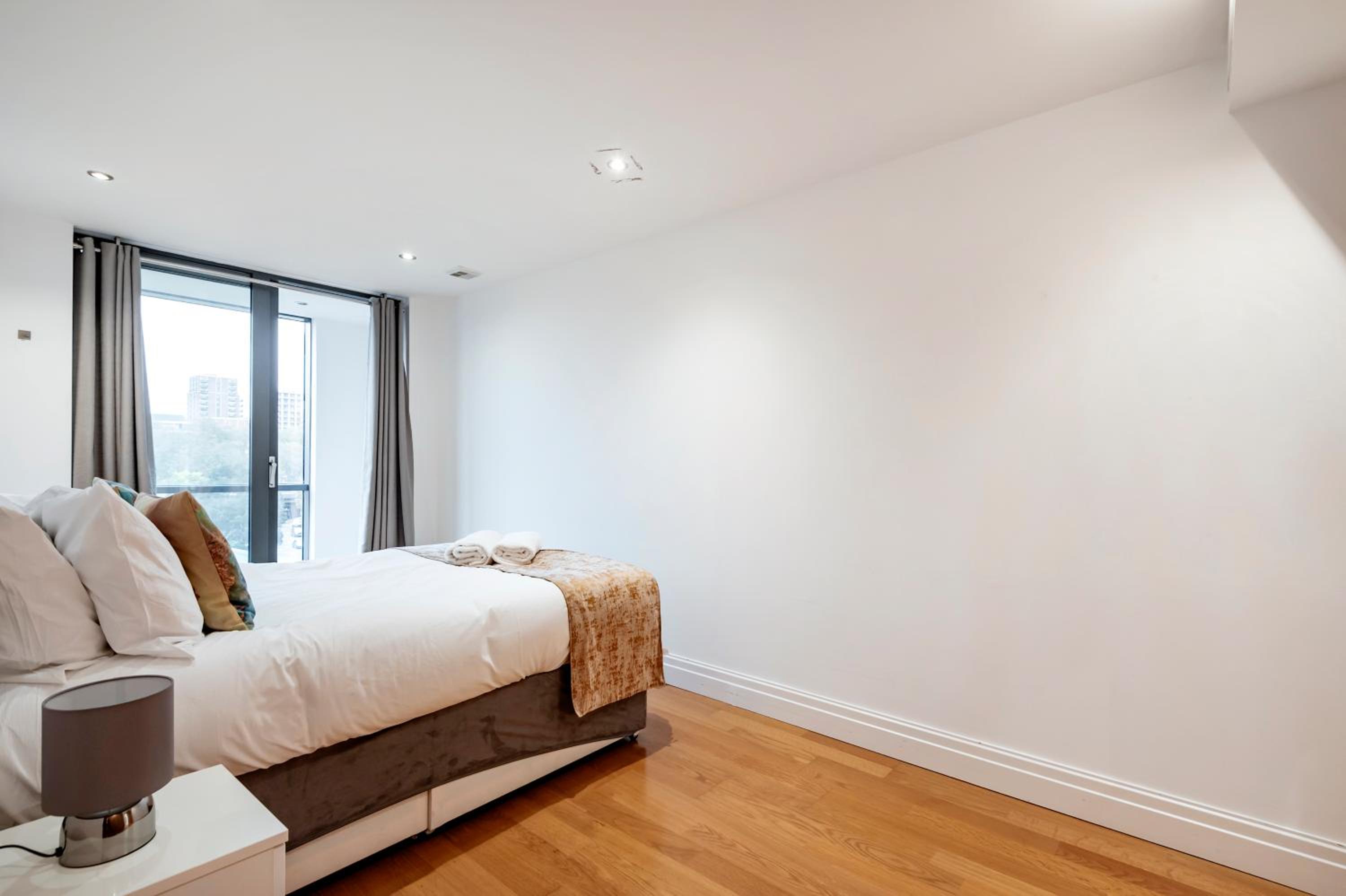 Paddington Basin View Apartment