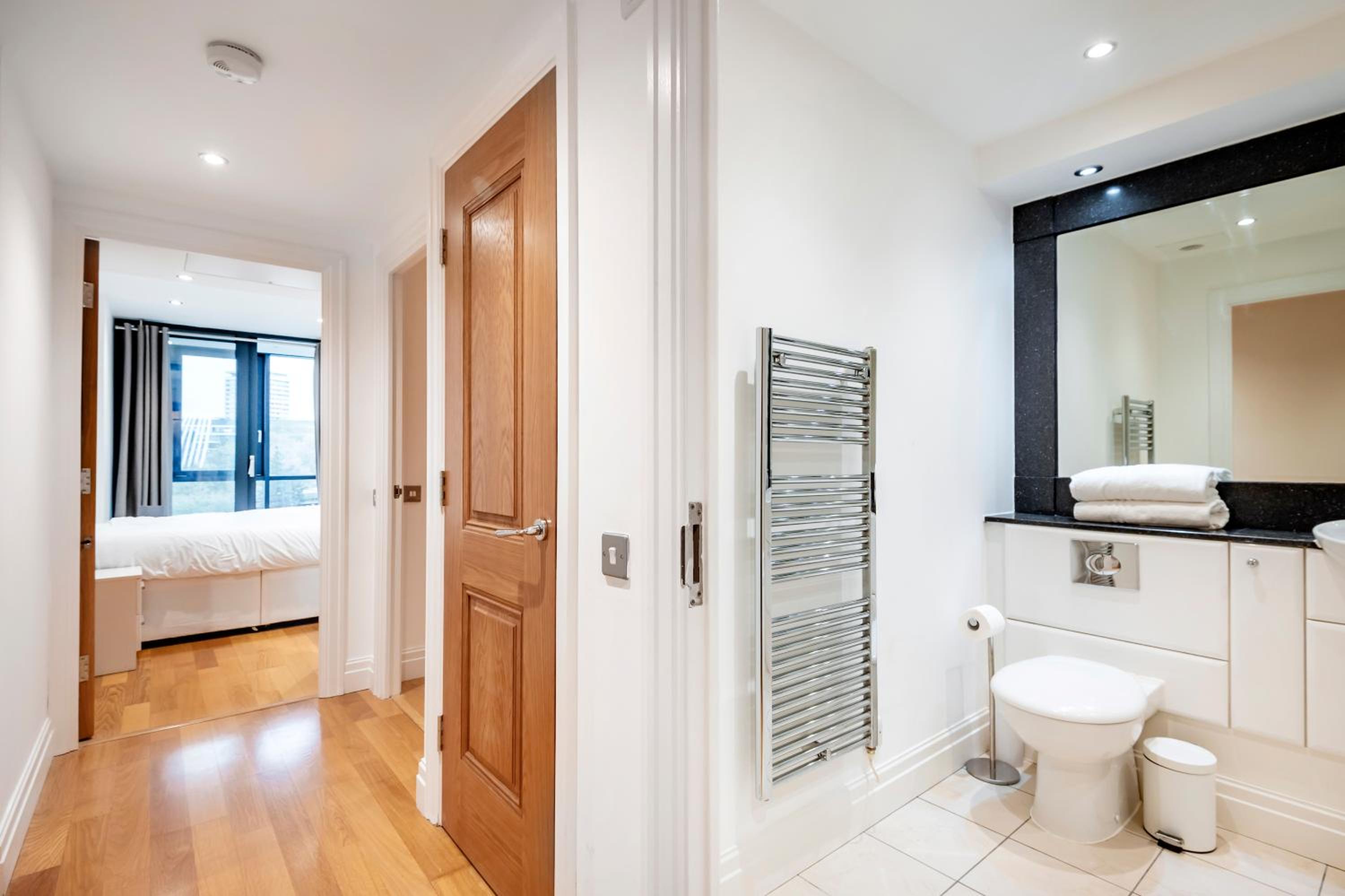 Paddington Basin View Apartment