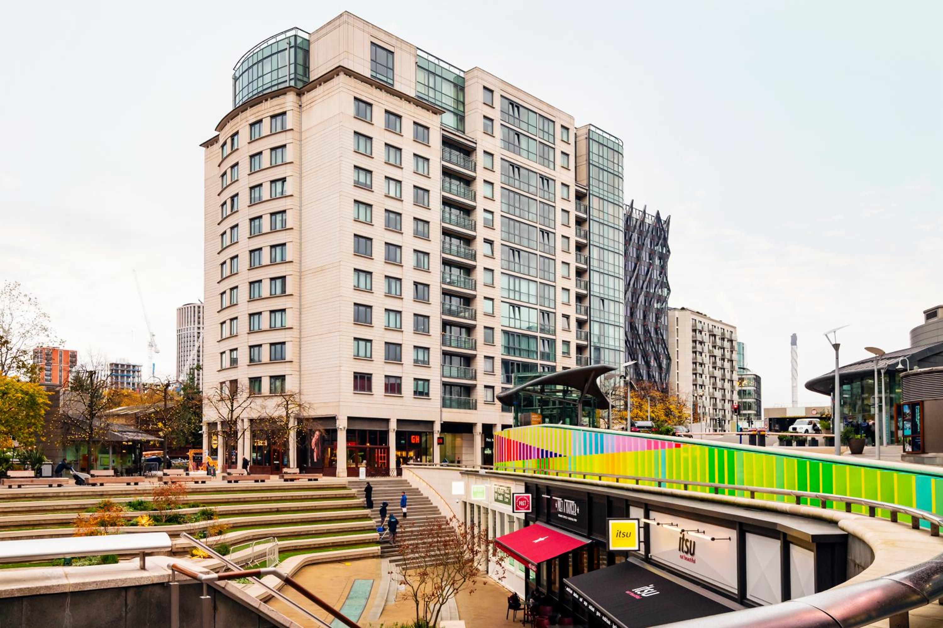Paddington Basin View Apartment