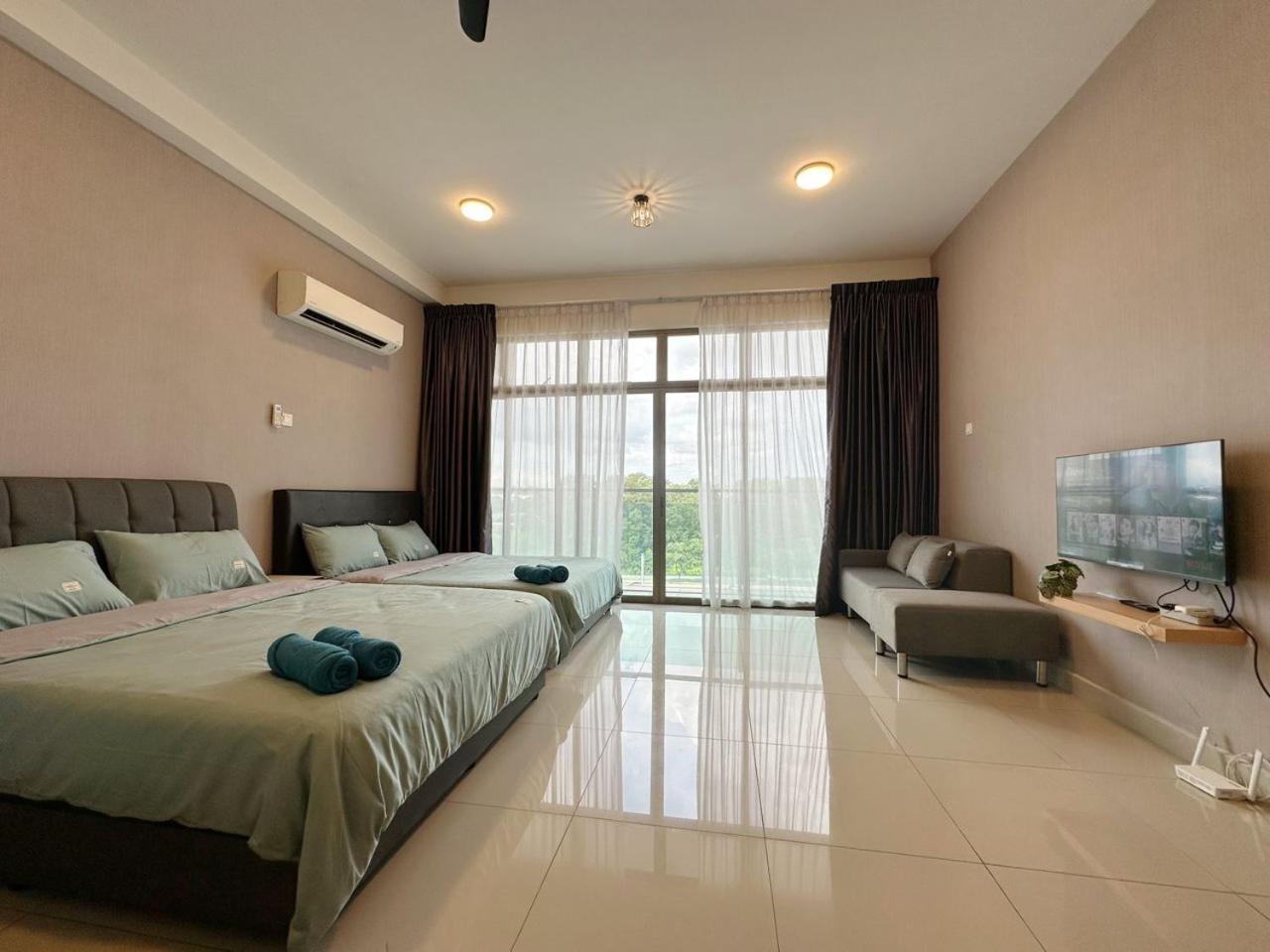 Plazio 1 Bedroom & Studio