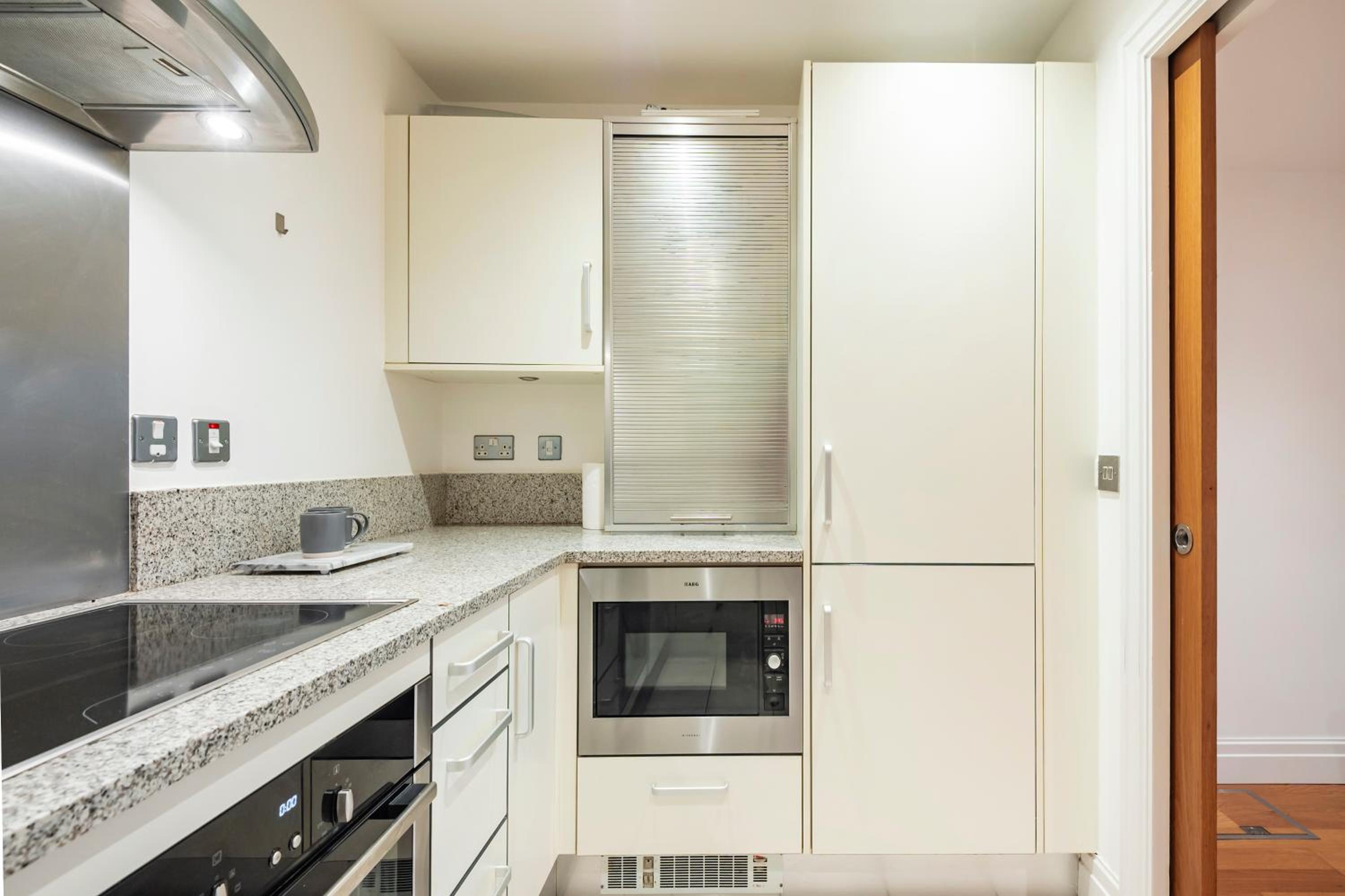 Paddington Basin View Apartment