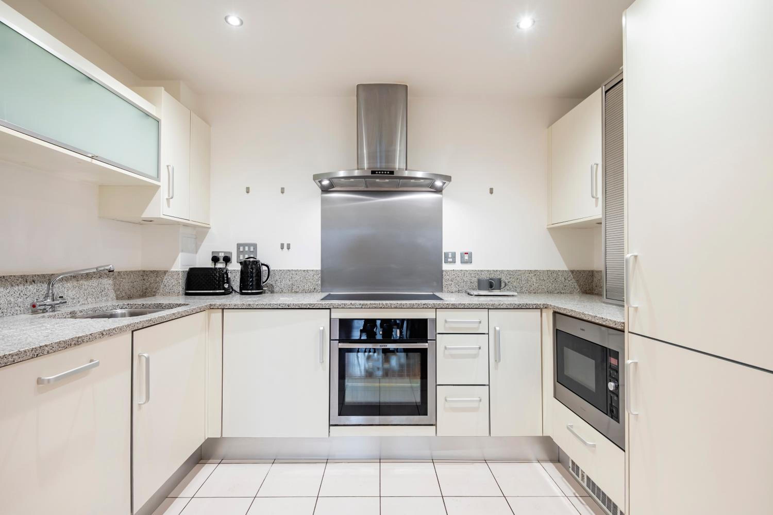 Paddington Basin View Apartment