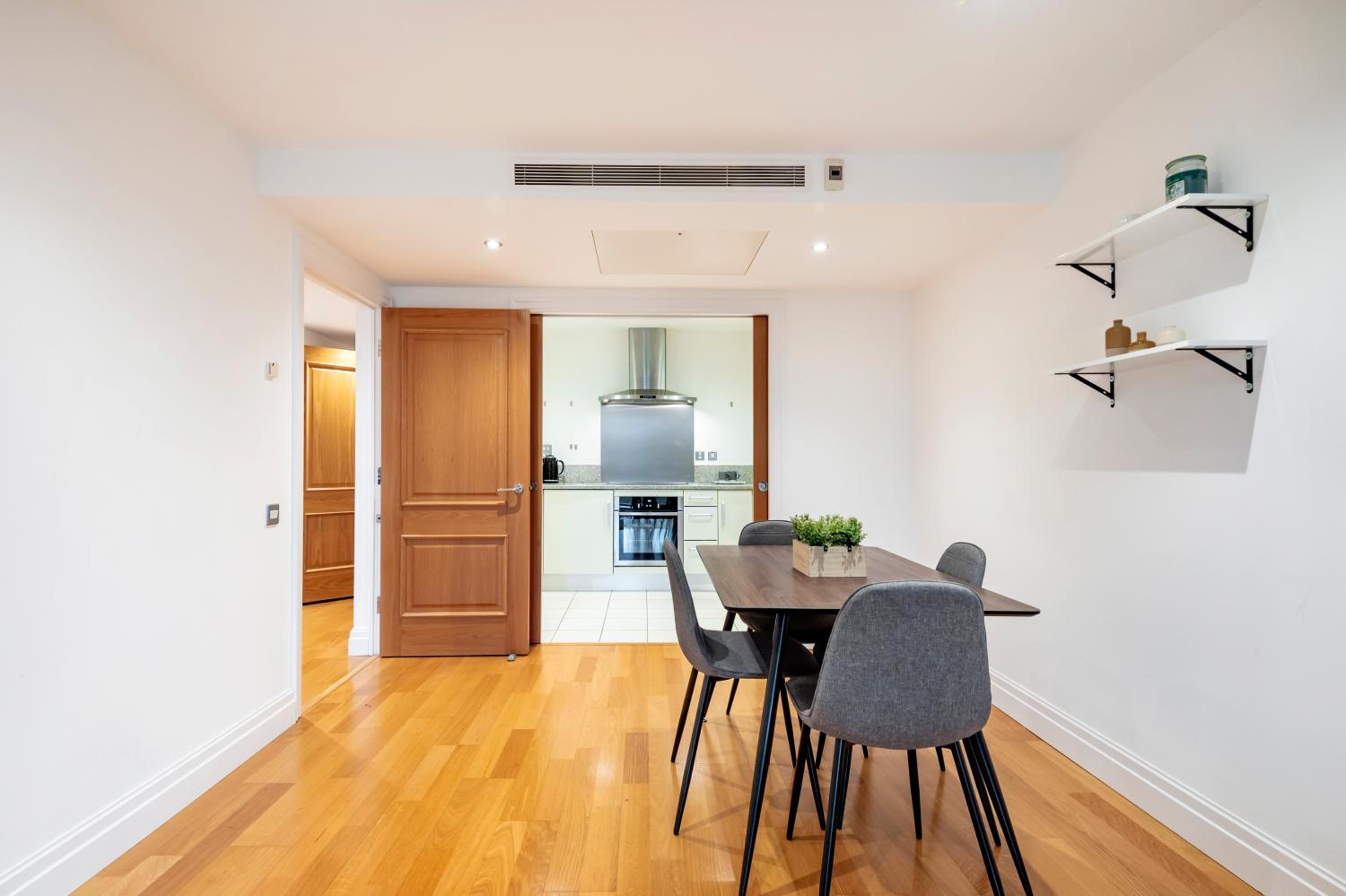 Paddington Basin View Apartment